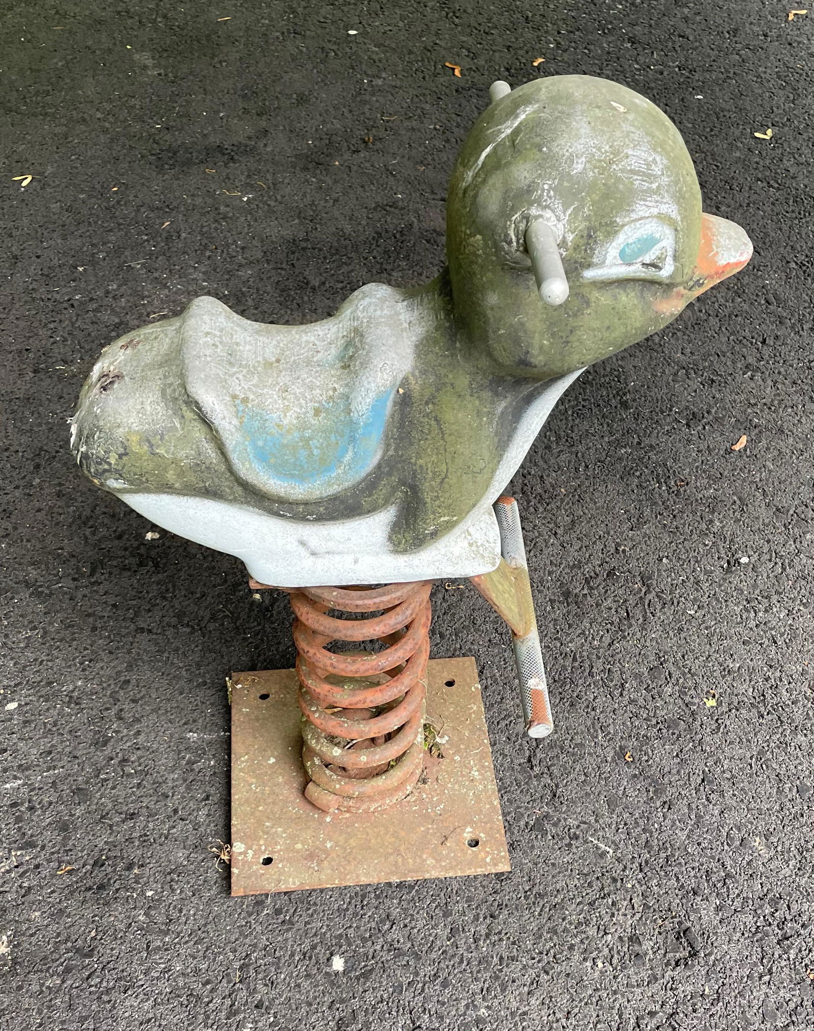 VINTAGE PLAYGROUND SPRING RIDE (1 of 4)