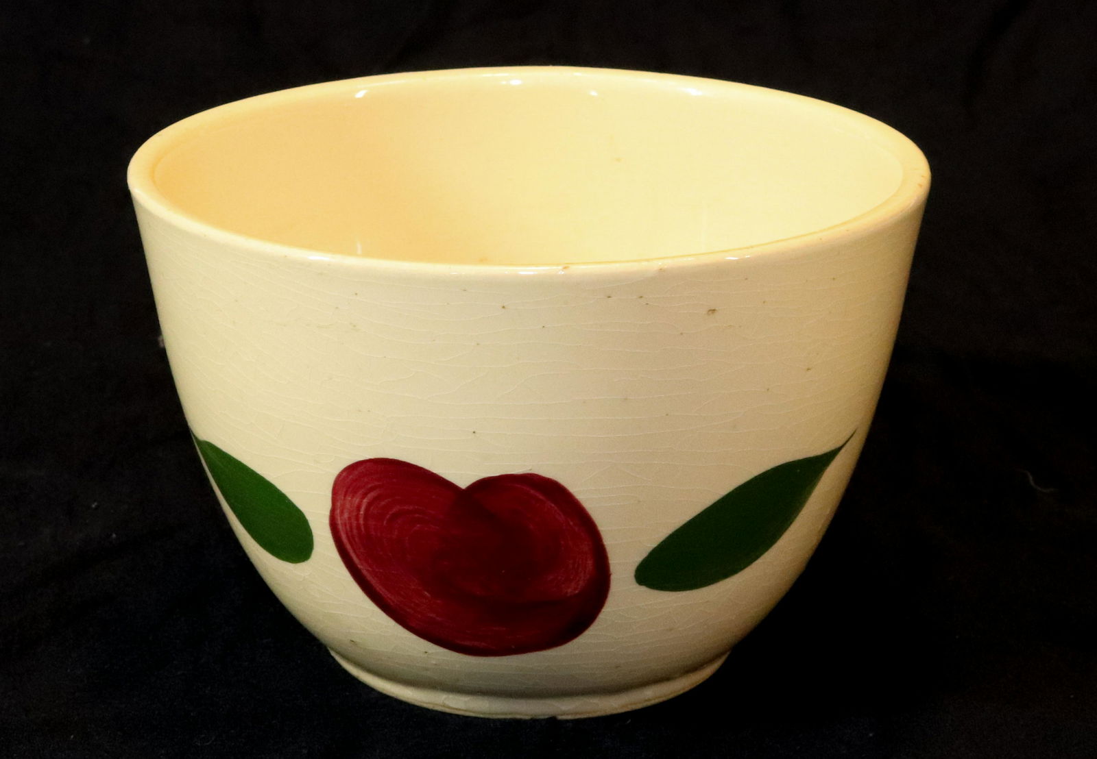WATT WARE REDUCED APPLE PATTERN BOWL (1 of 4)