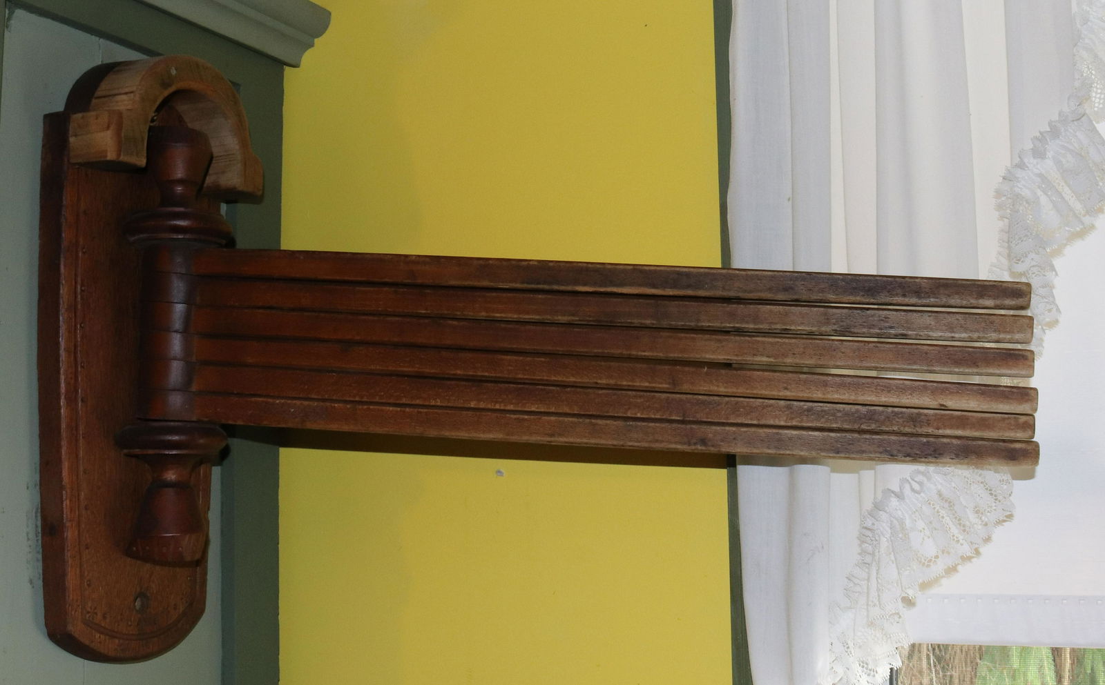 WOODEN DRYING RACK (1 of 2)