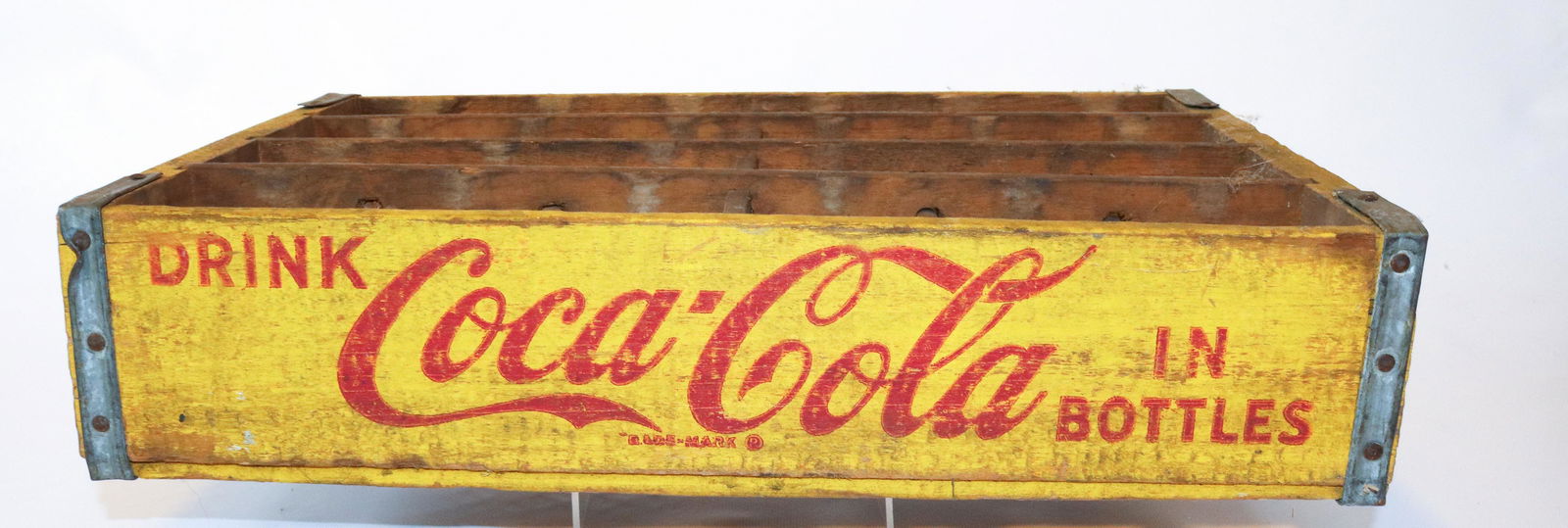 VINTAGE COCA COLA CRATE (1 of 4)