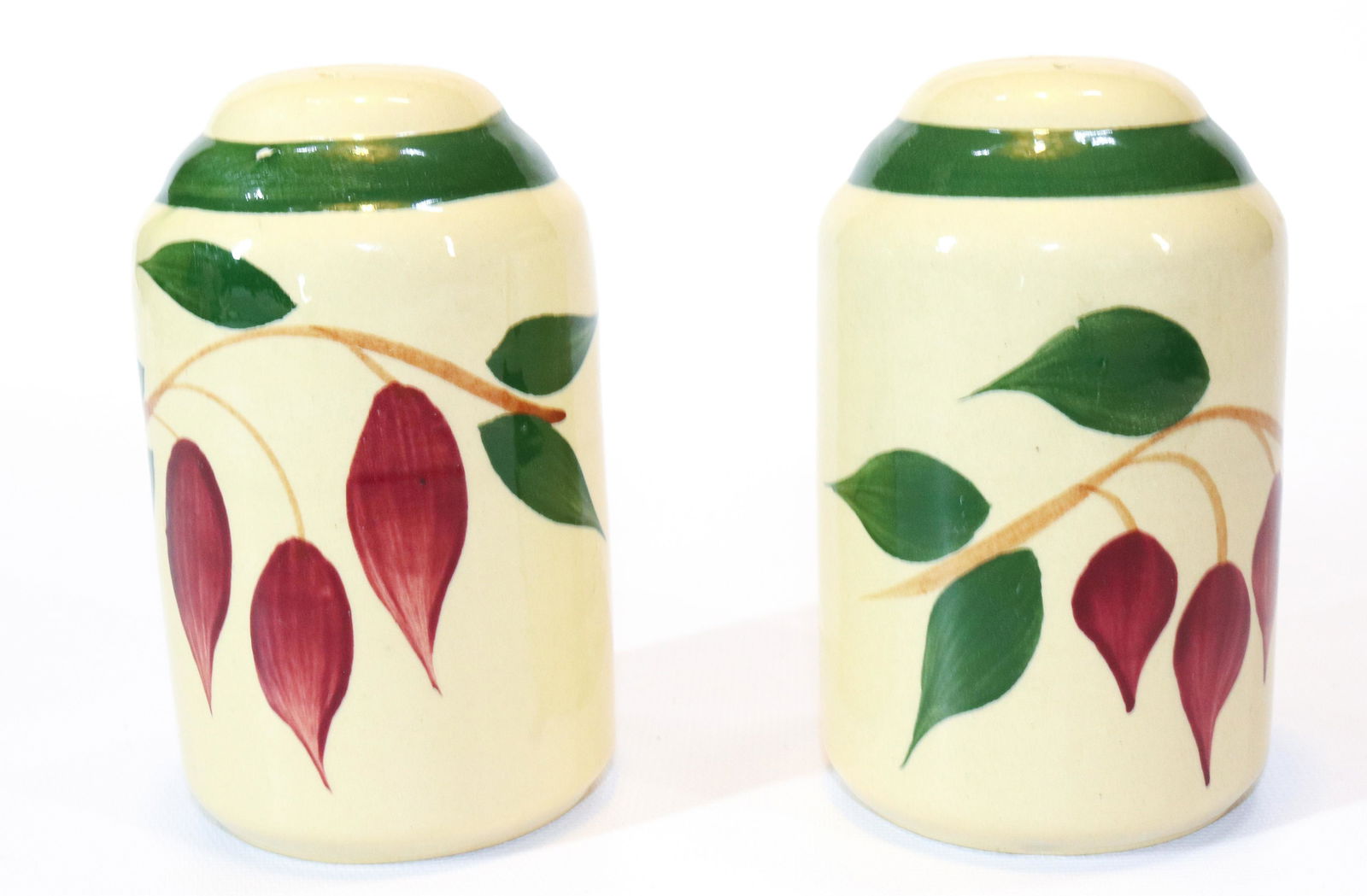 (2) WATT WARE RED BUD SHAKERS (1 of 3)