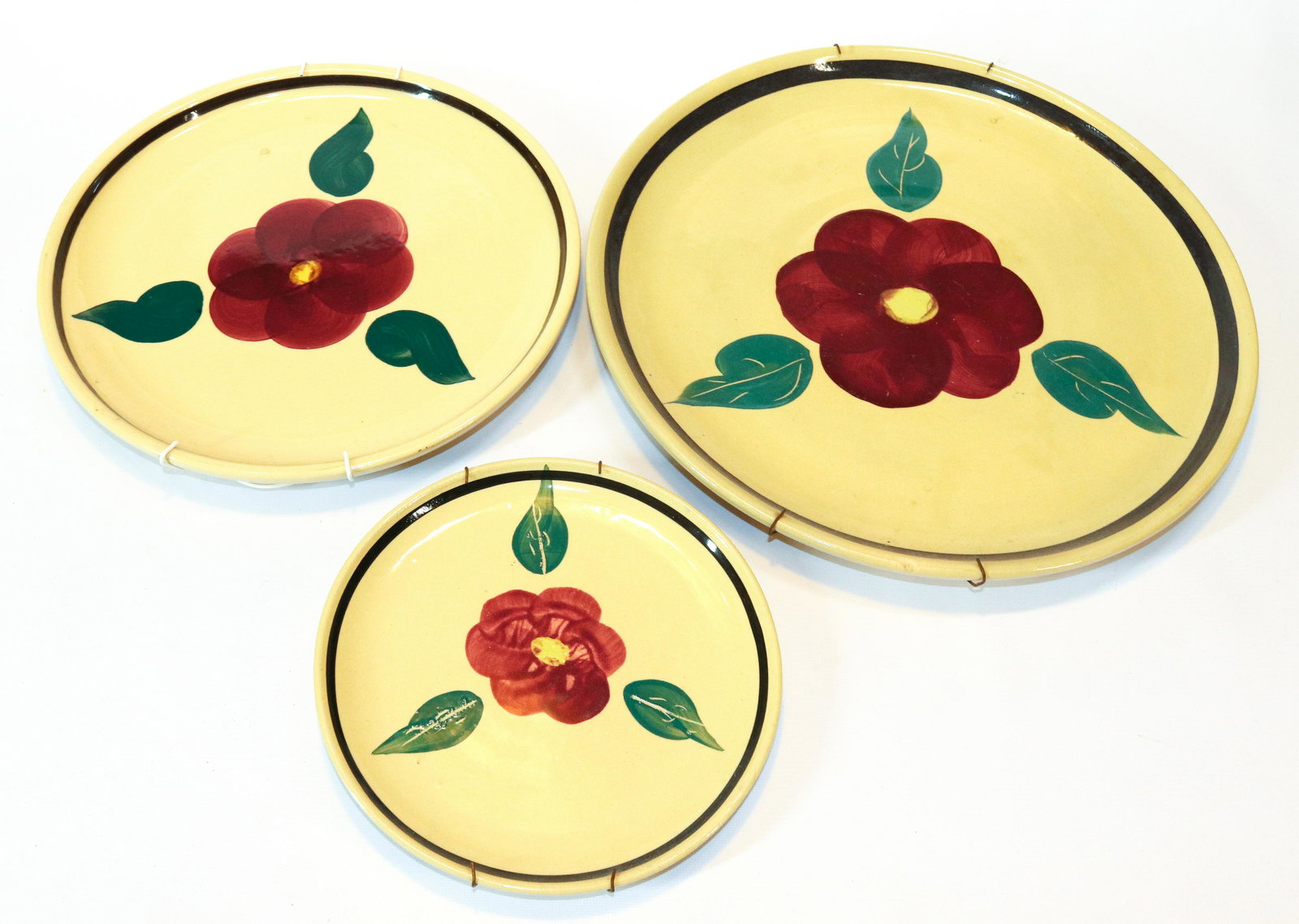 (3) WATT WARE POTTERY RIO ROSE PLATES (1 of 3)