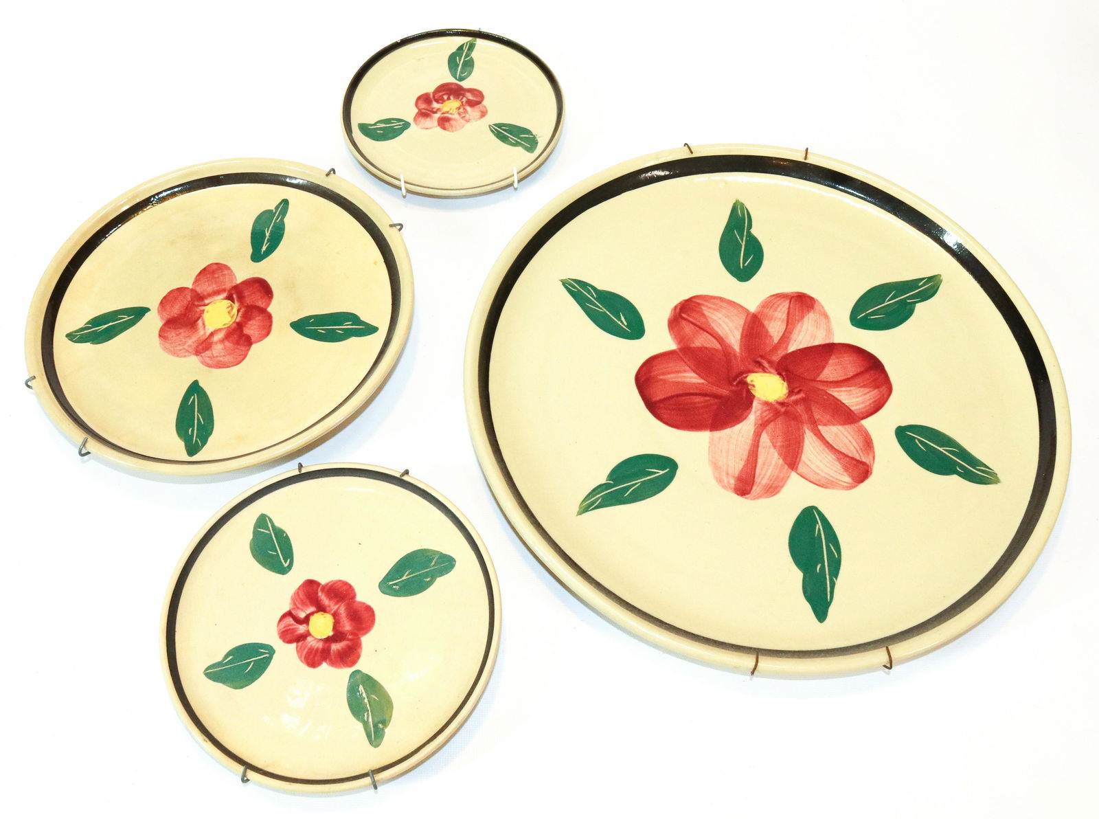 (4) WATT WARE POTTERY PLATES (1 of 3)