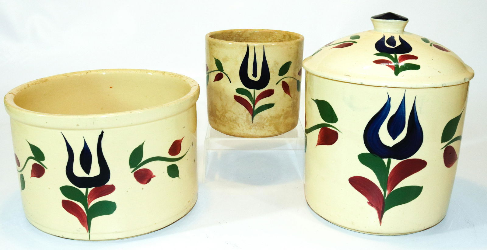 (3) WATT WARE POTTERY DUTCH TULIP PIECES (1 of 6)
