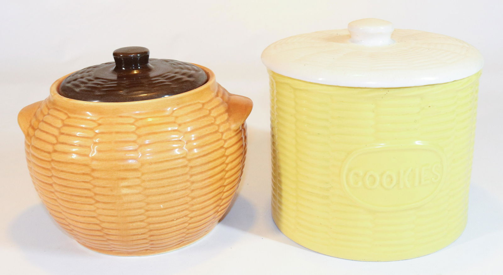 WATT WARE COOKIE JAR AND BEAN POT (1 of 5)