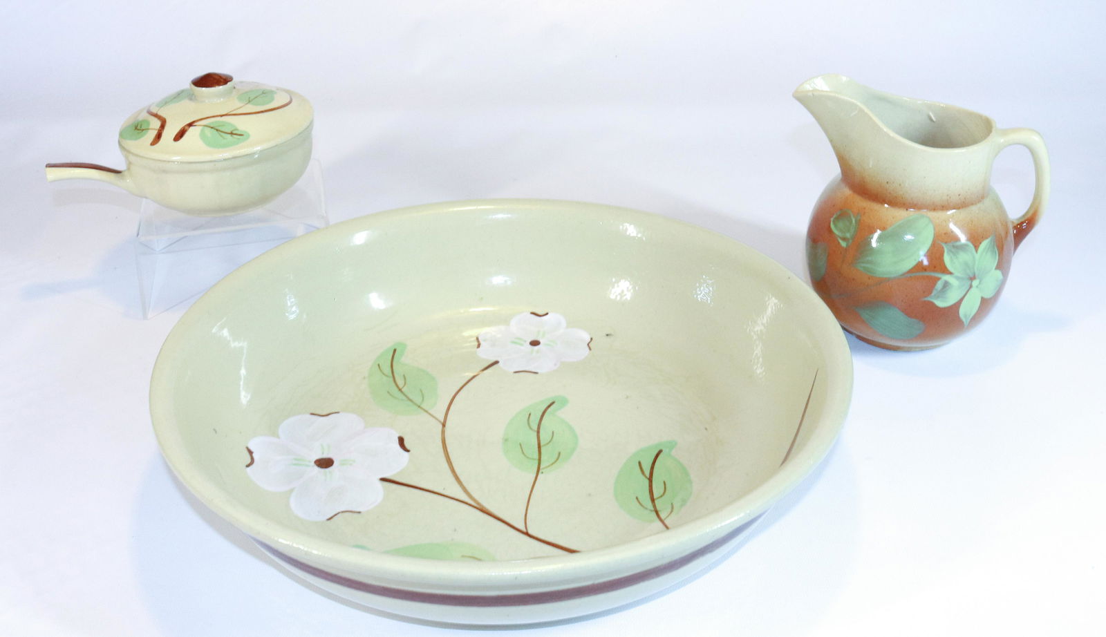 WATT WARE DOGWOOD AND SILHOUETTE PIECES (1 of 6)