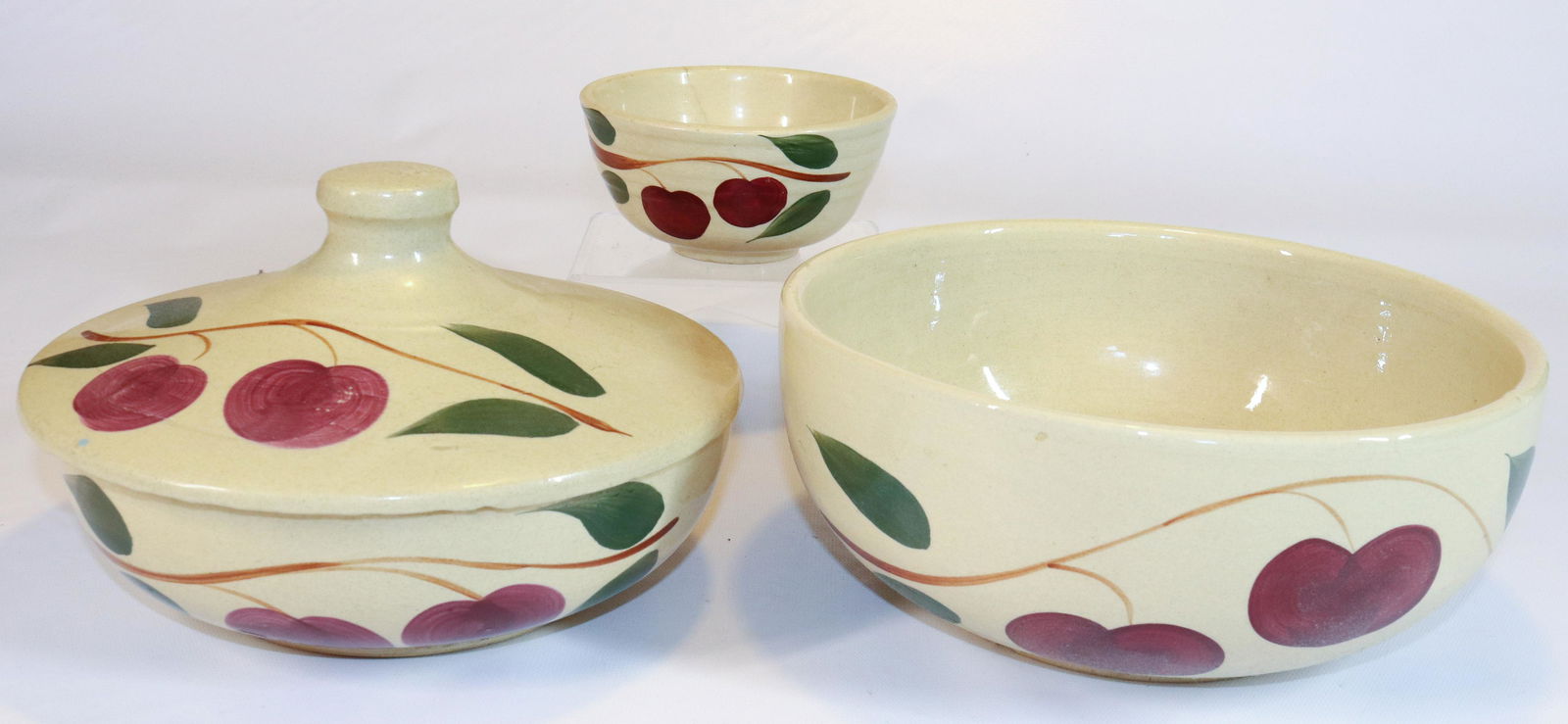 LOT OF WATT WARE PIECES (1 of 4)