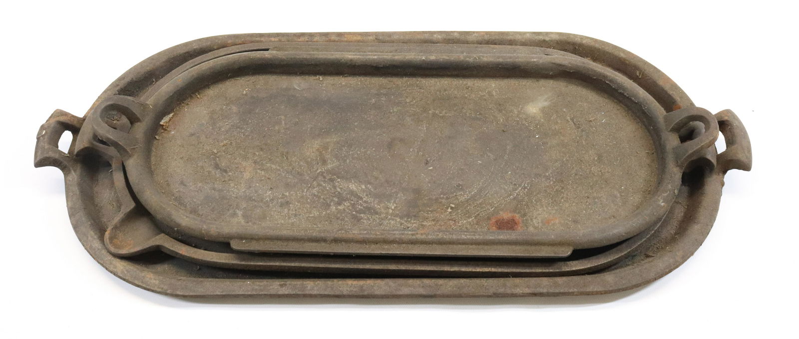 (3) CAST IRON GRIDDLES (1 of 3)