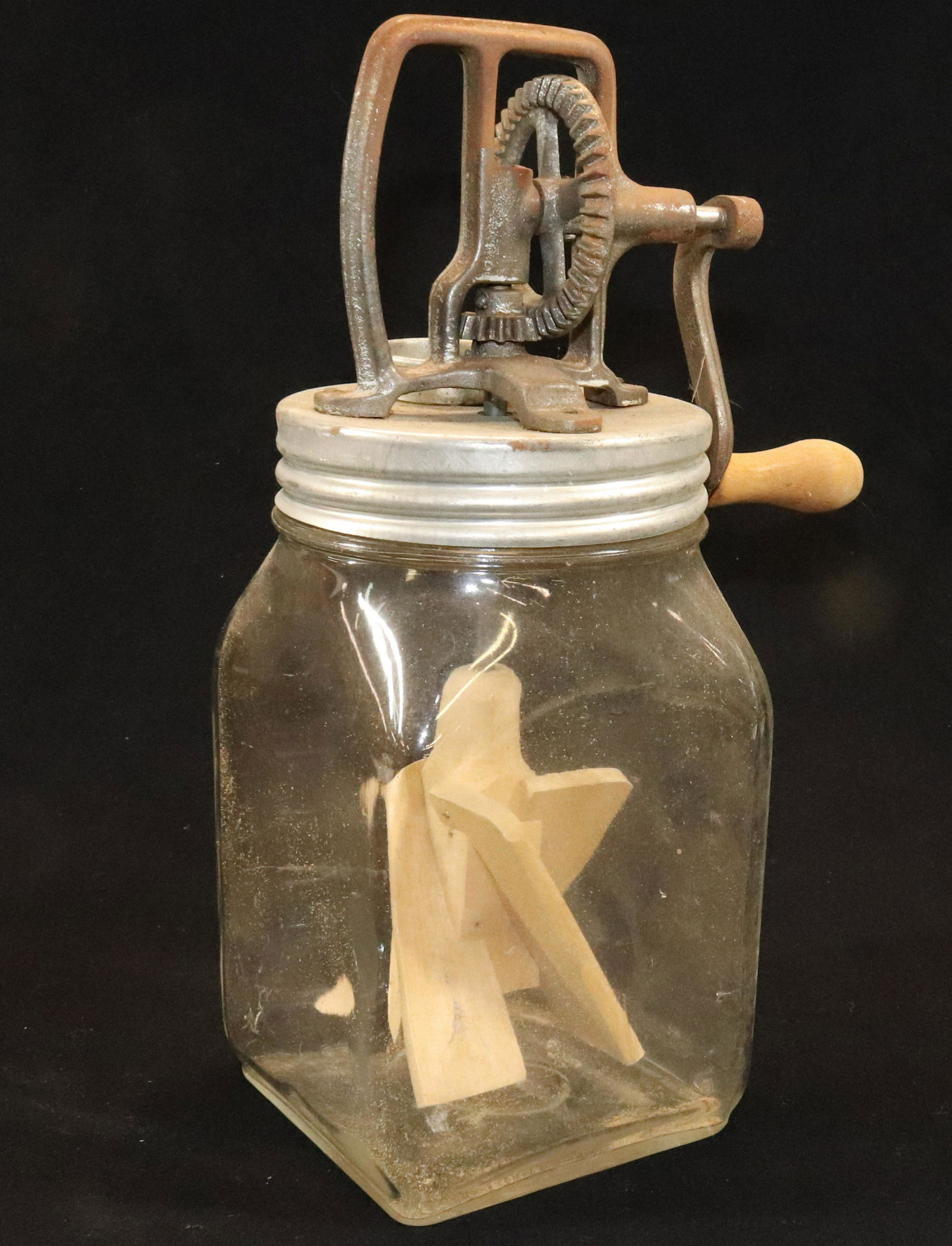 VINTAGE 2 QT. BUTTER CHURN (1 of 2)