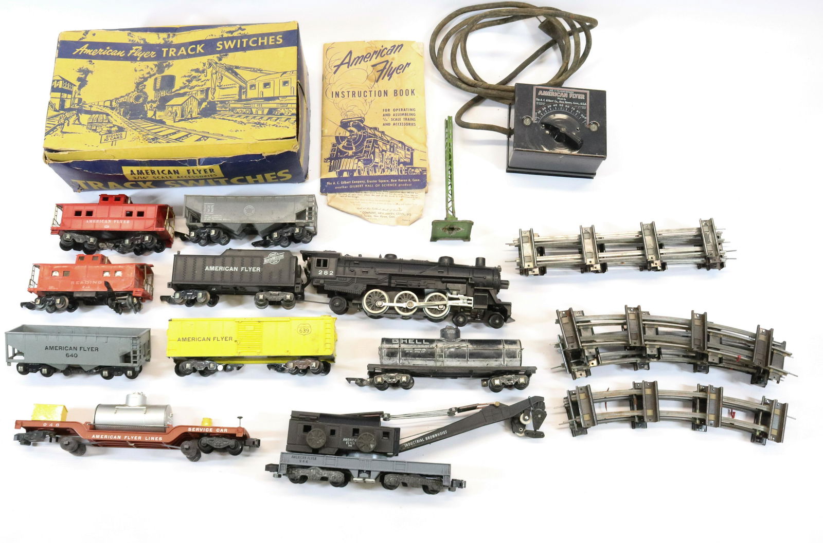 VINTAGE AMERICAN FLYER TRAIN SET (1 of 5)