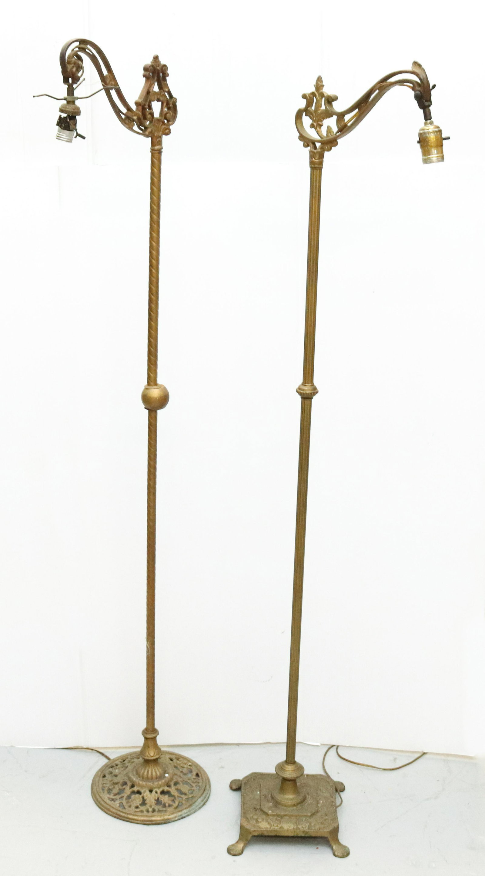 (2) BRASS FLOOR LAMPS (1 of 2)