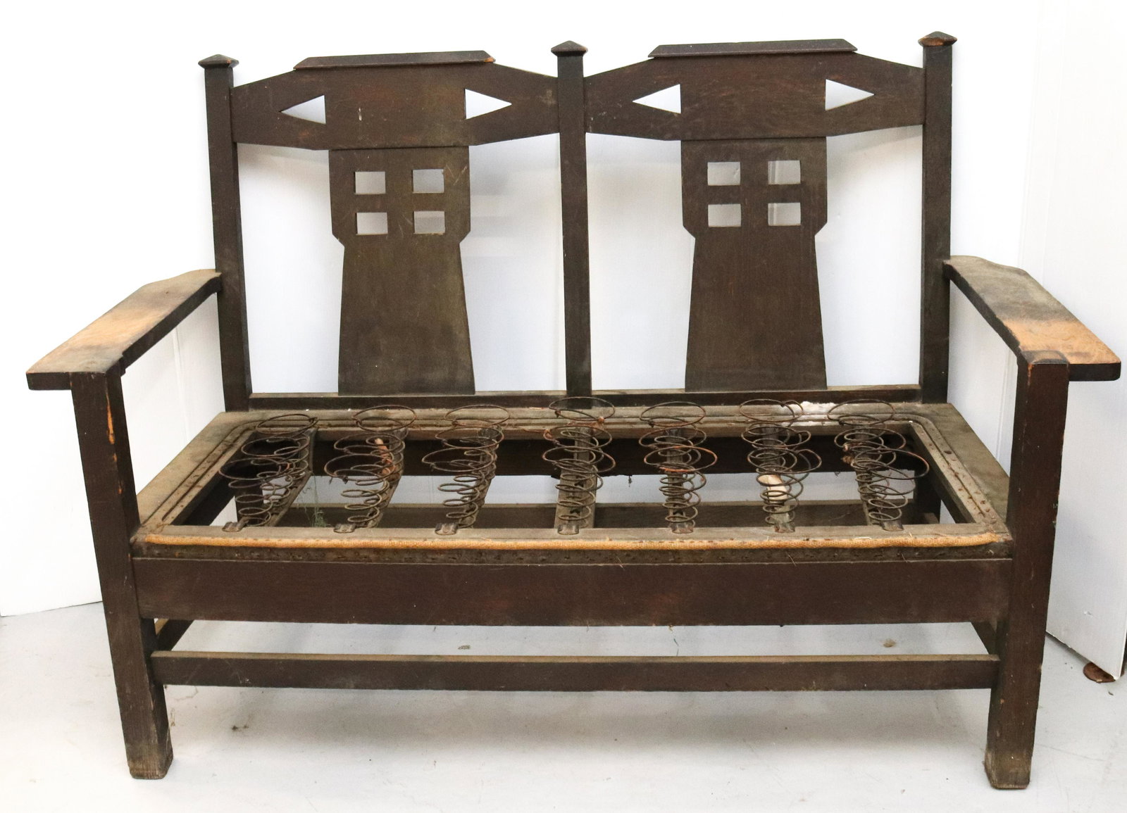 ARTS AND CRAFT OAK SETTLE (1 of 4)