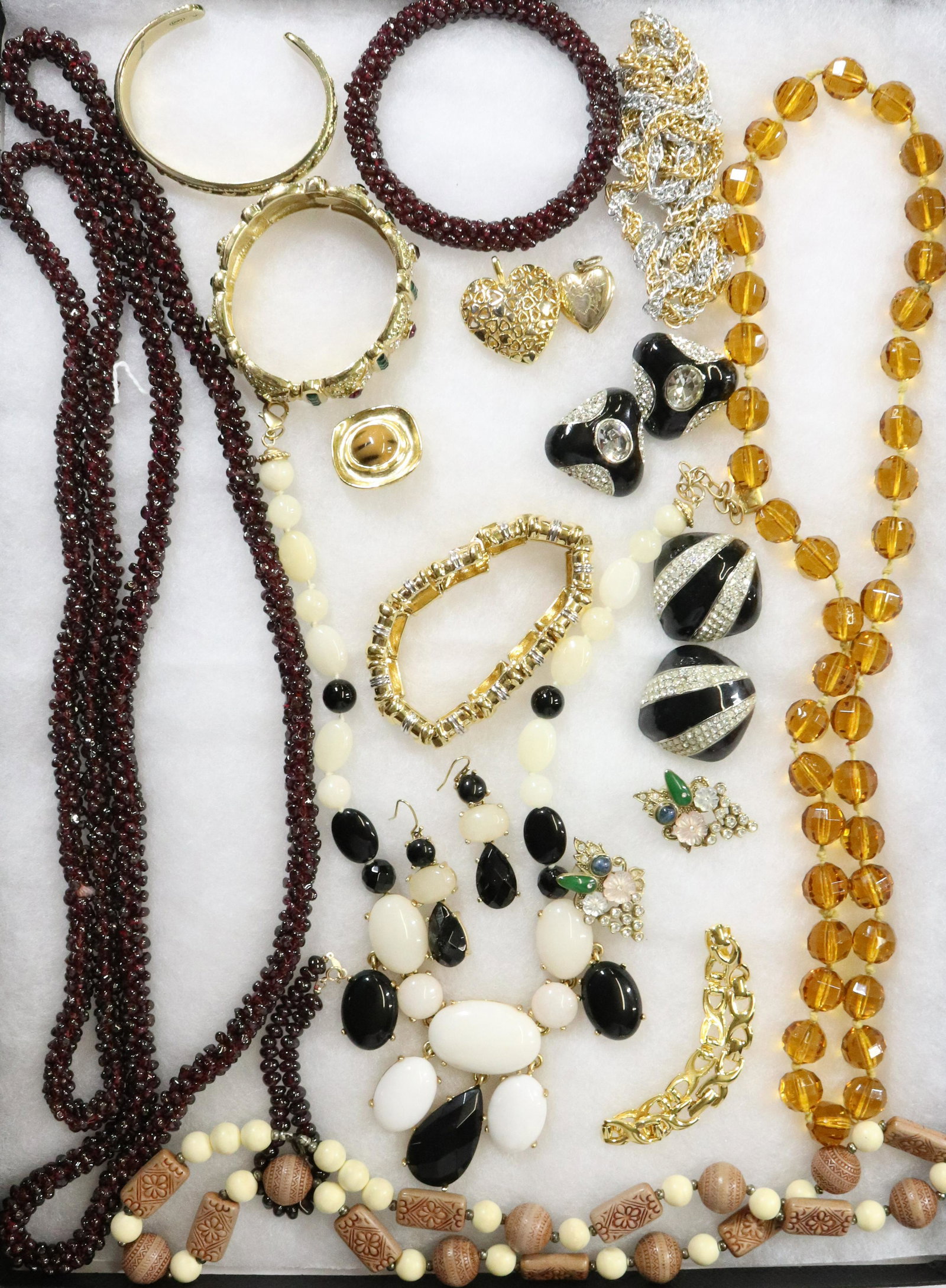 VINTAGE COSTUME JEWELRY TRAY LOT: AMBER CZECH BEADS NATURAL GARNET STRANDS RHINESTONE BANGLES STONE NECKLACE EARRINGS