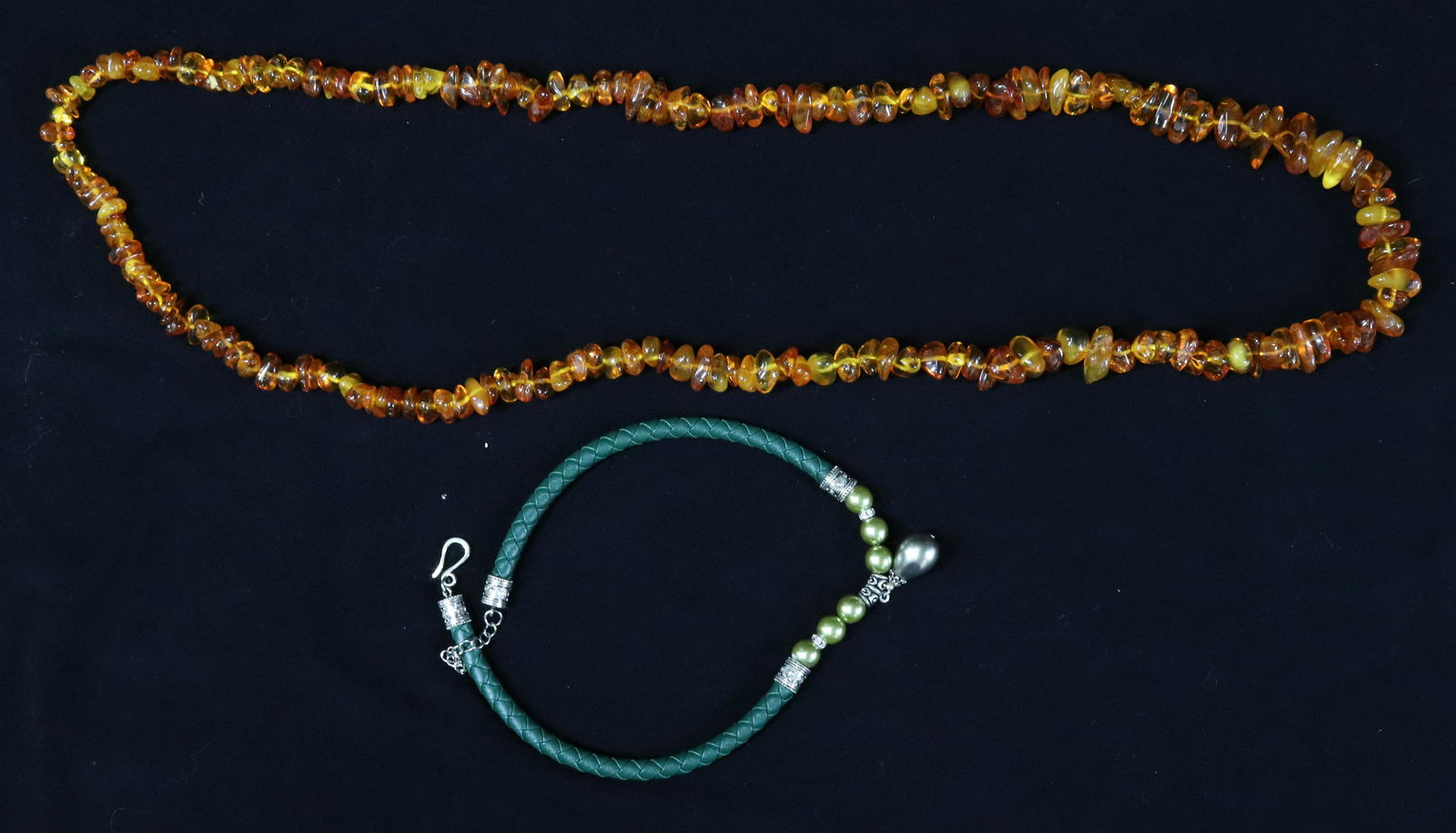 AMBER NECKLACE (1 of 2)