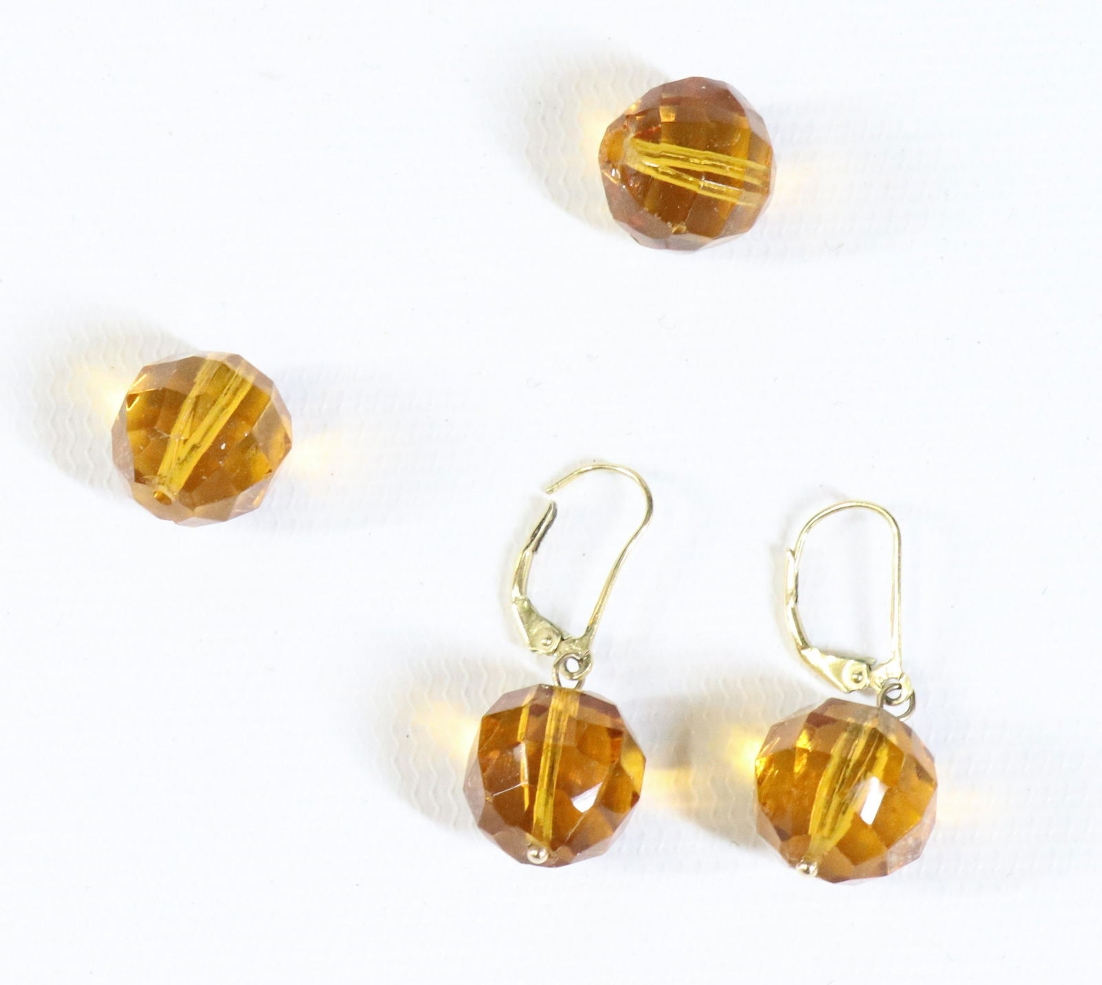 14K YELLOW GOLD EARRINGS (1 of 2)