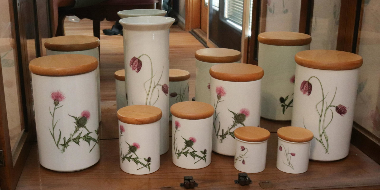 THE QUEENS HIDDEN GARDEN DISH SET LOT (1 of 1)