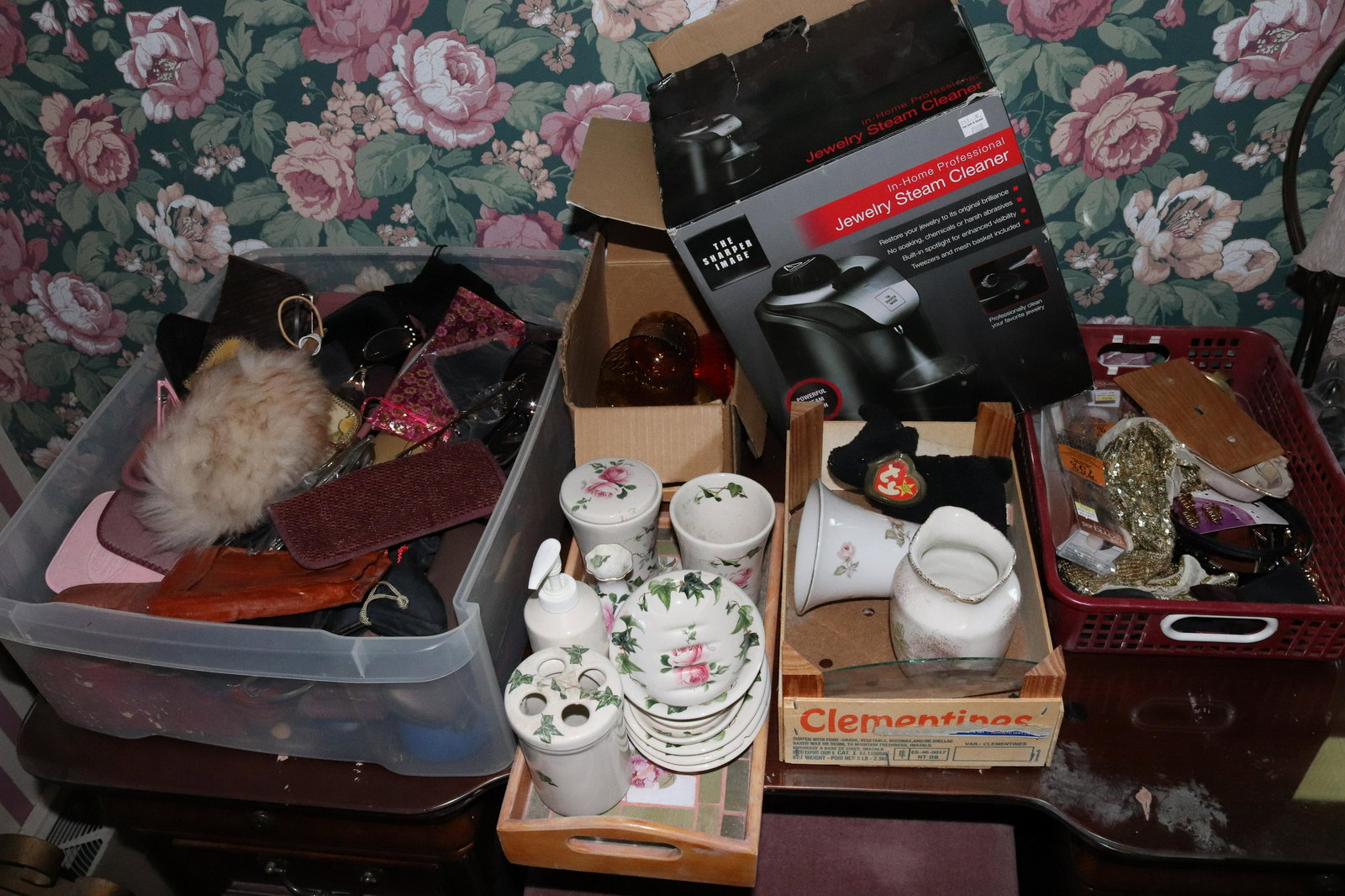 LARGE JEWELRY, PURSE, AND GLASS LOT: JEWELRY CLEANER, GLASSES, BATHROOM VANITY ITEMS AND MORE AS SEEN IN PHOTOS