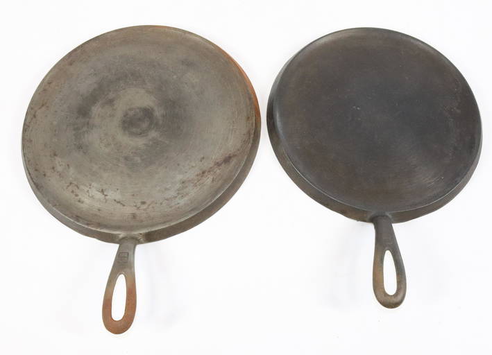 (2) GRISWOLD CAST IRON SKILLETS (0150) on Aug 26, 2022 Hartzell's