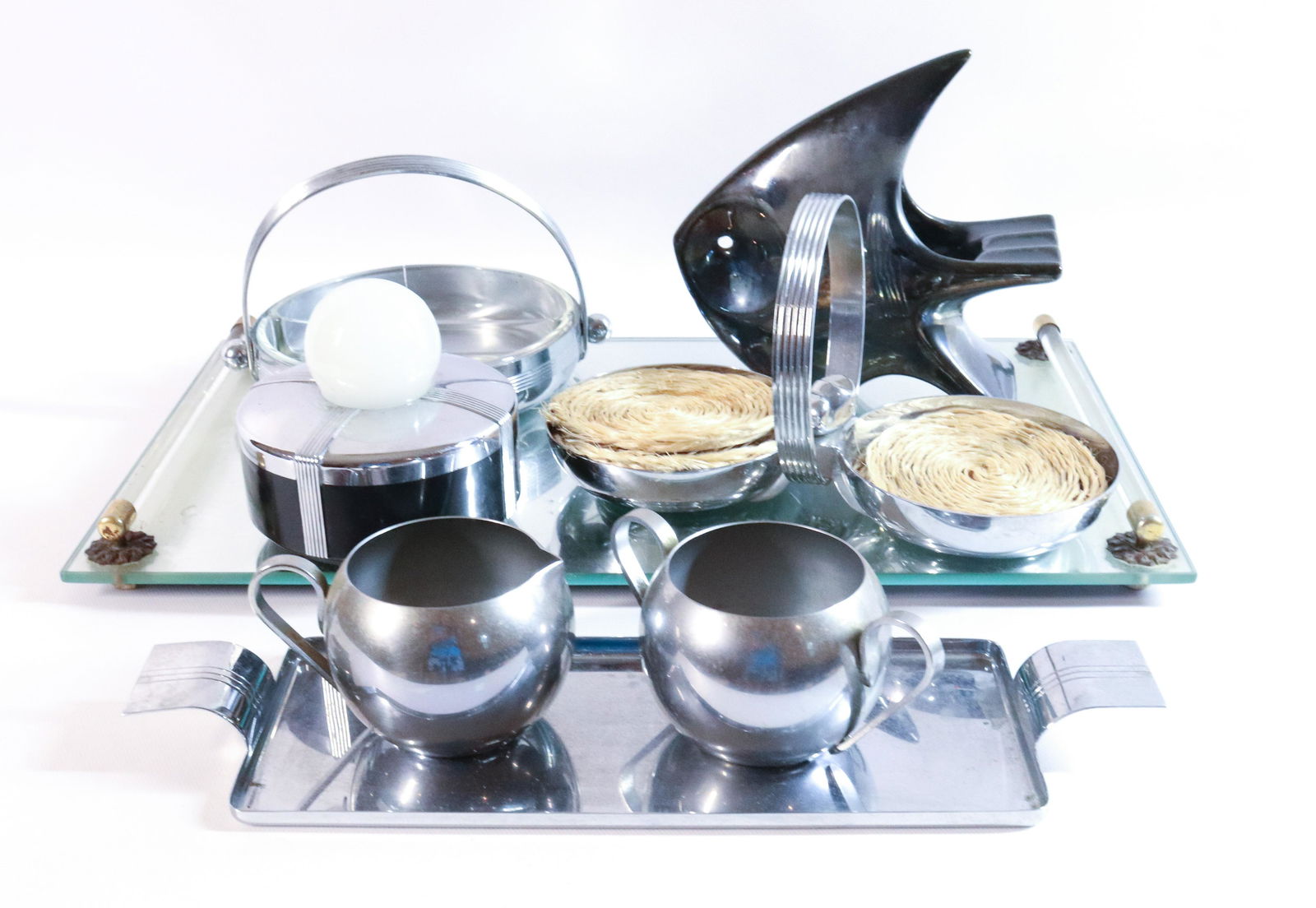 LOT OF ART DECO CHROME ITEMS (1 of 5)