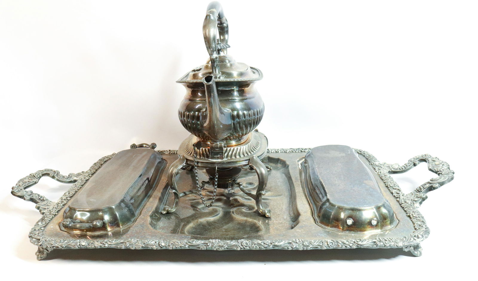 LOT OF SILVERPLATE SERVING ITEMS (1 of 7)