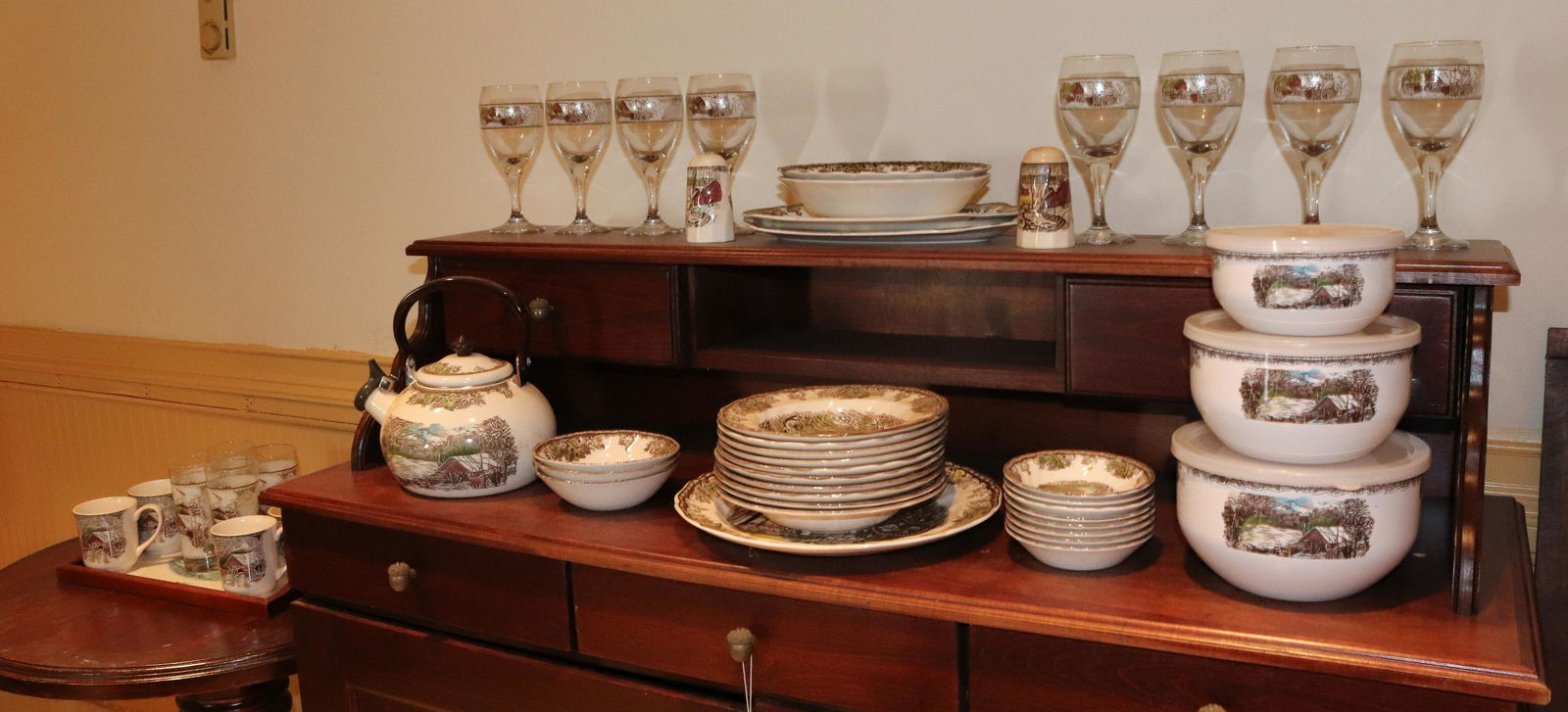 LARGE LOT OF DISHES/GLASSWARE THE FRIENDLY VILLAGE BY JOHNSON BROTHERS (1 of 5)