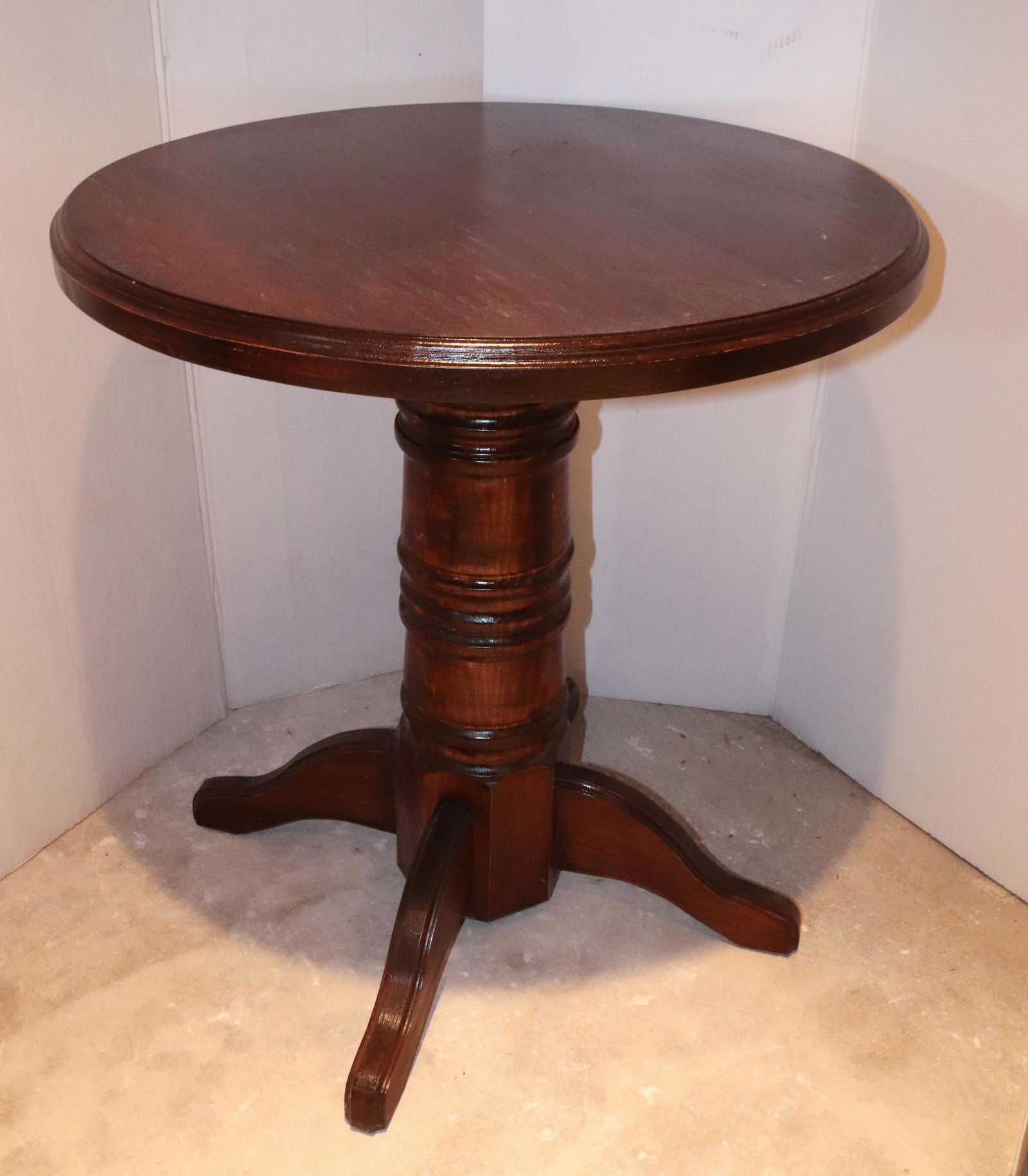 ROUND WOODEN SIDE TABLE (1 of 2)