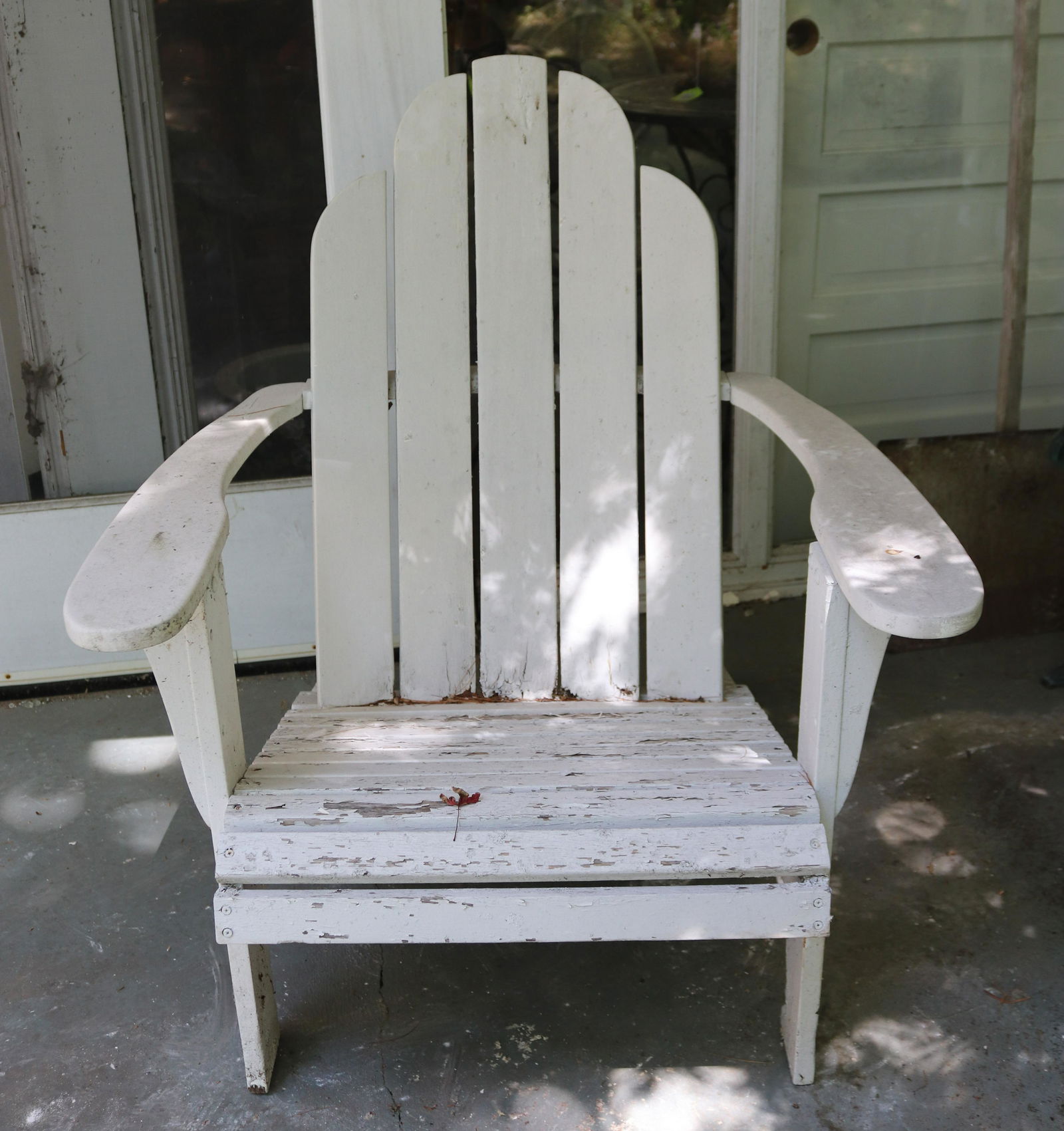 PAINTED WOODEN OUTDOOR CHAIR (1 of 2)