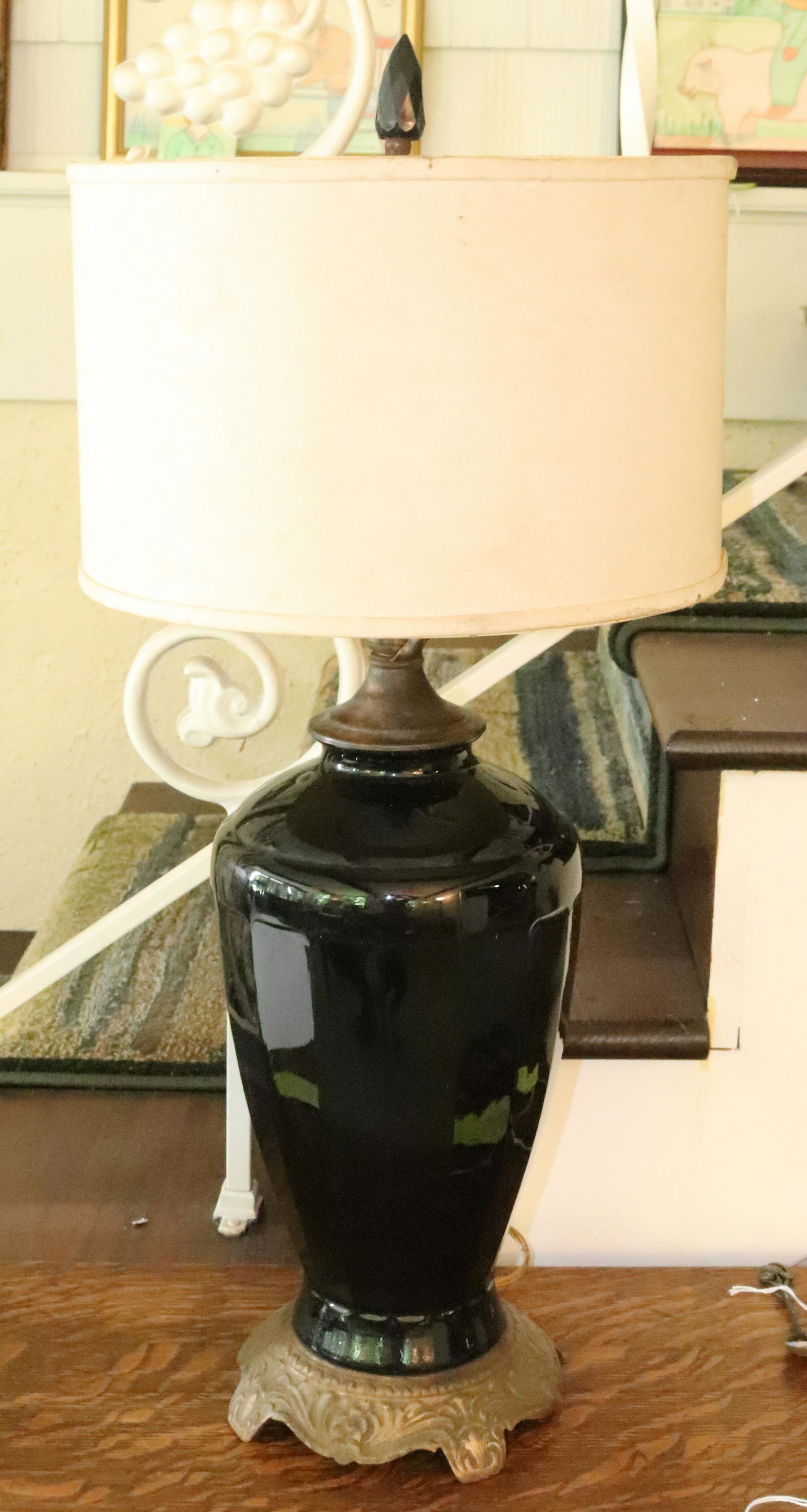 VINTAGE GLASS AND BRASS TABLE LAMP (1 of 3)