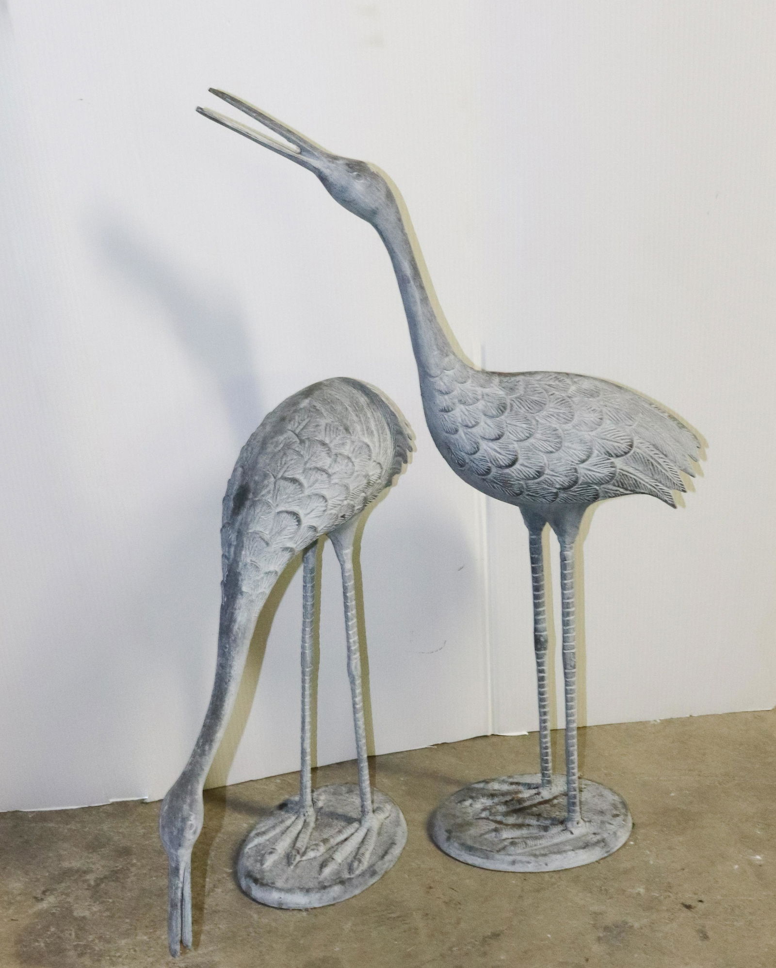 PAIR OF CAST METAL GARDEN BIRDS (1 of 2)