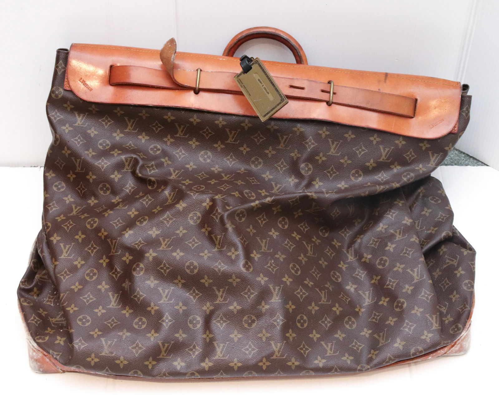VINTAGE LOUIS VUITTON TRAVEL BAG (1 of 7)