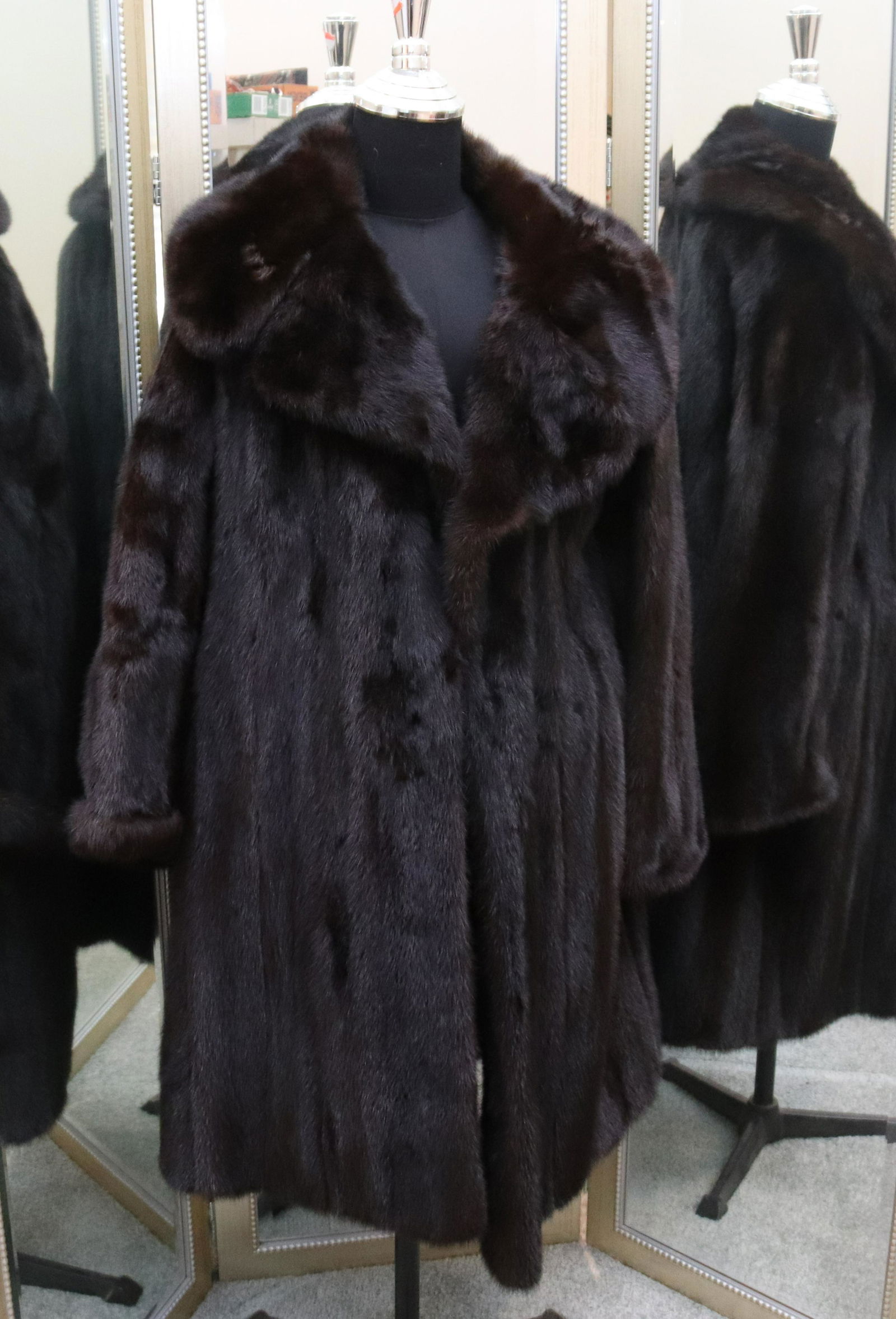 VINTAGE MINK FUR COAT (1 of 5)