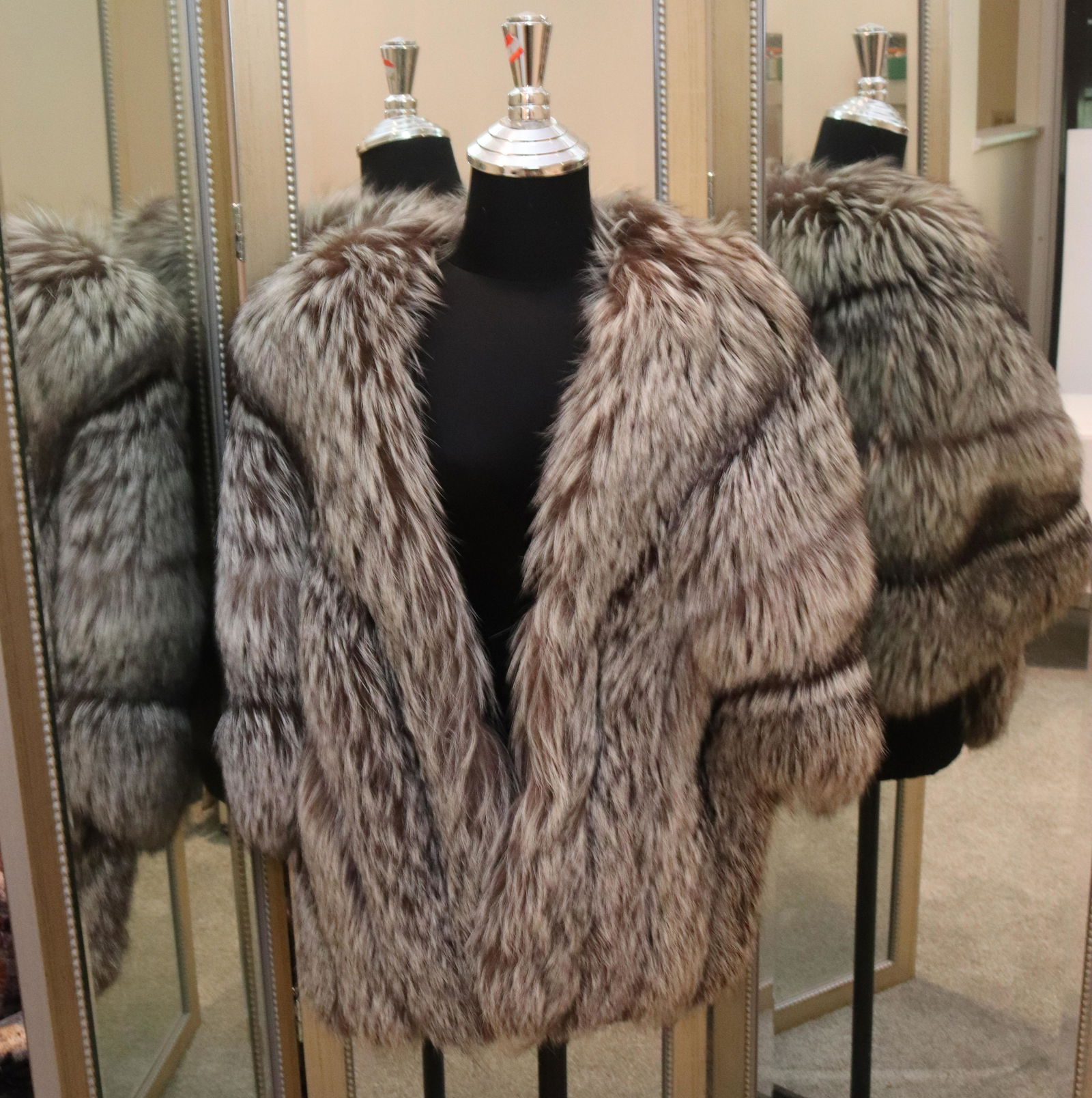 VINTAGE FUR WRAP (1 of 5)