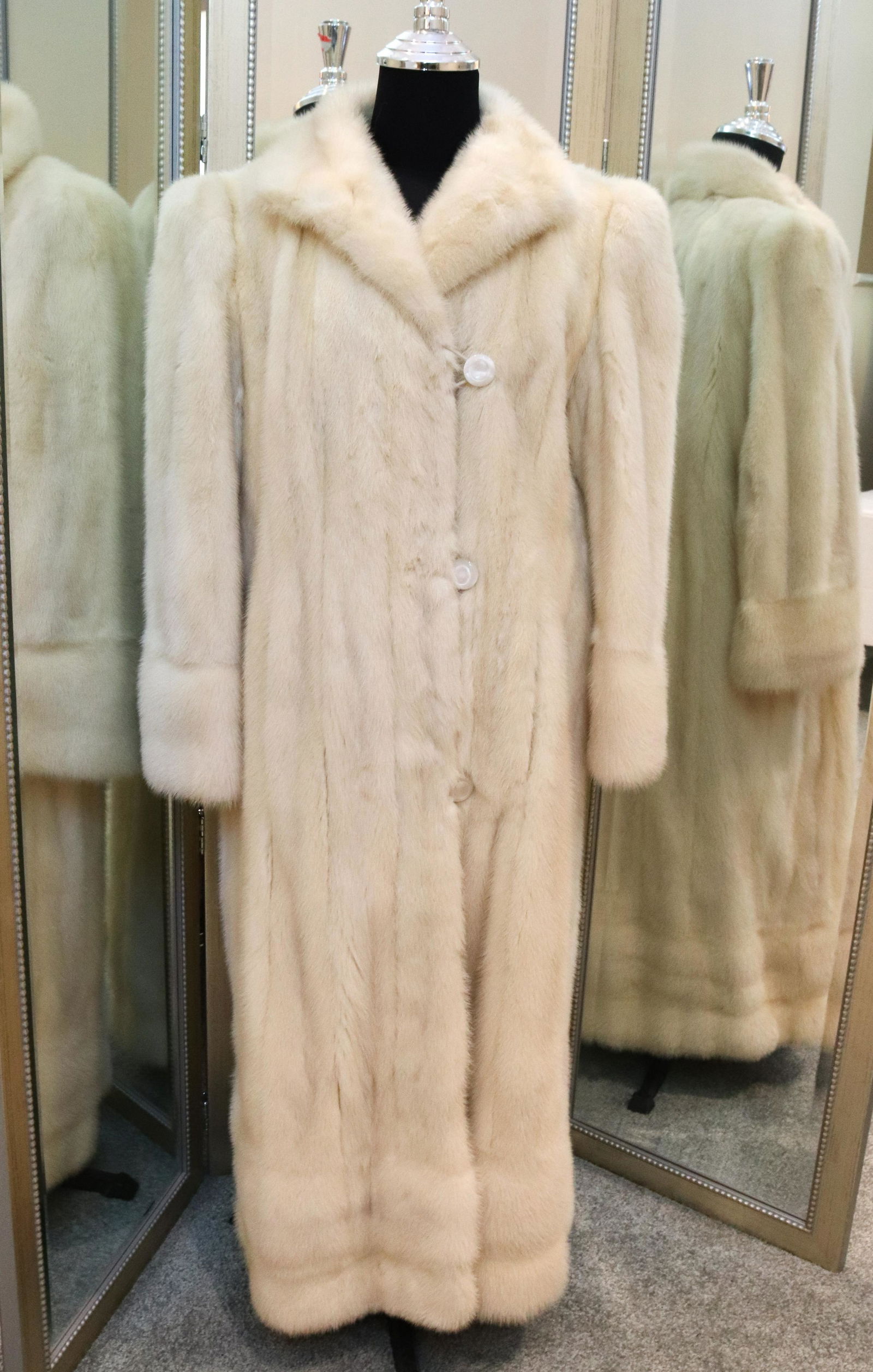 VINTAGE MINK FUR COAT (1 of 6)