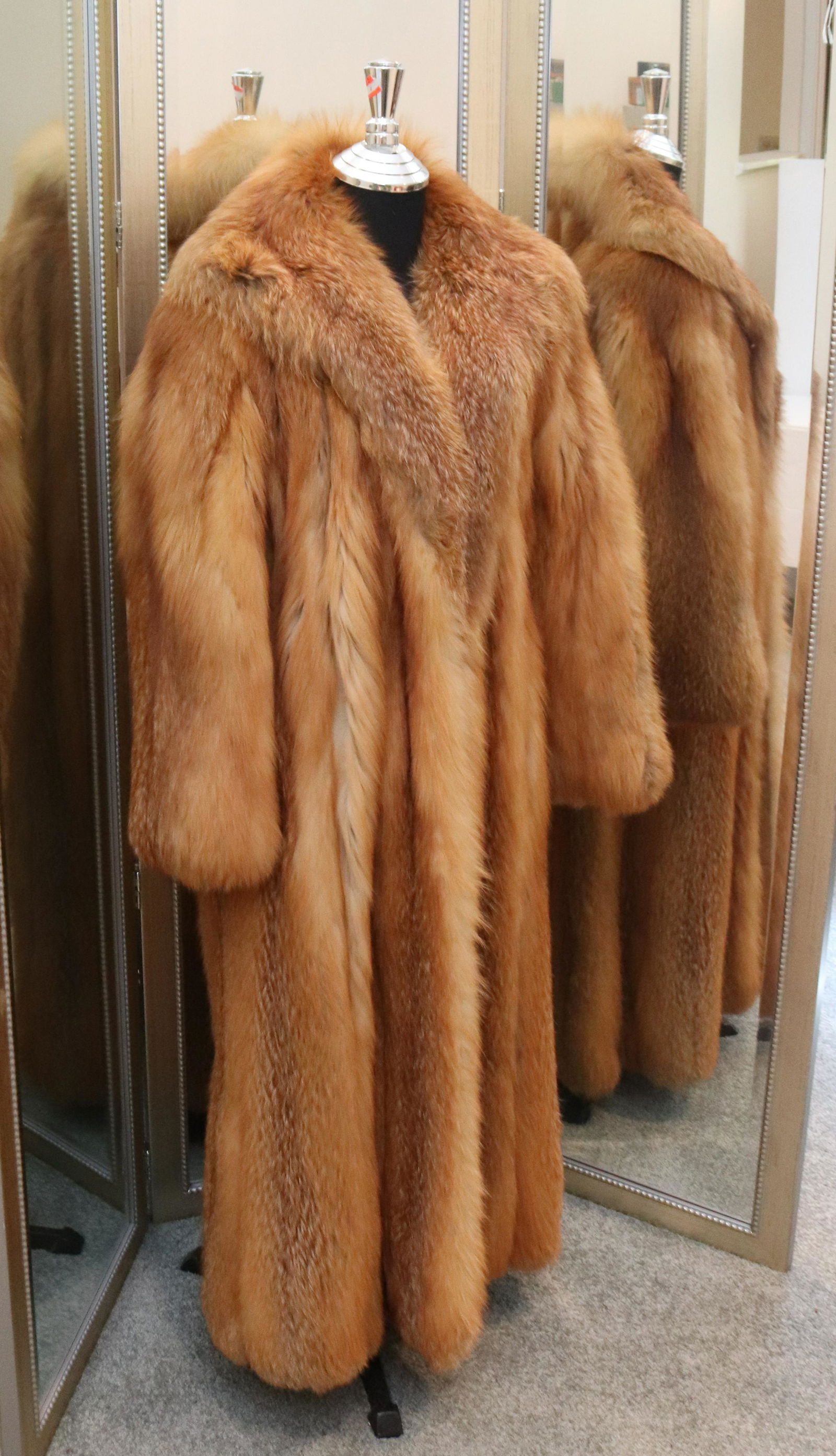 VINTAGE RED FOX FUR COAT (1 of 4)