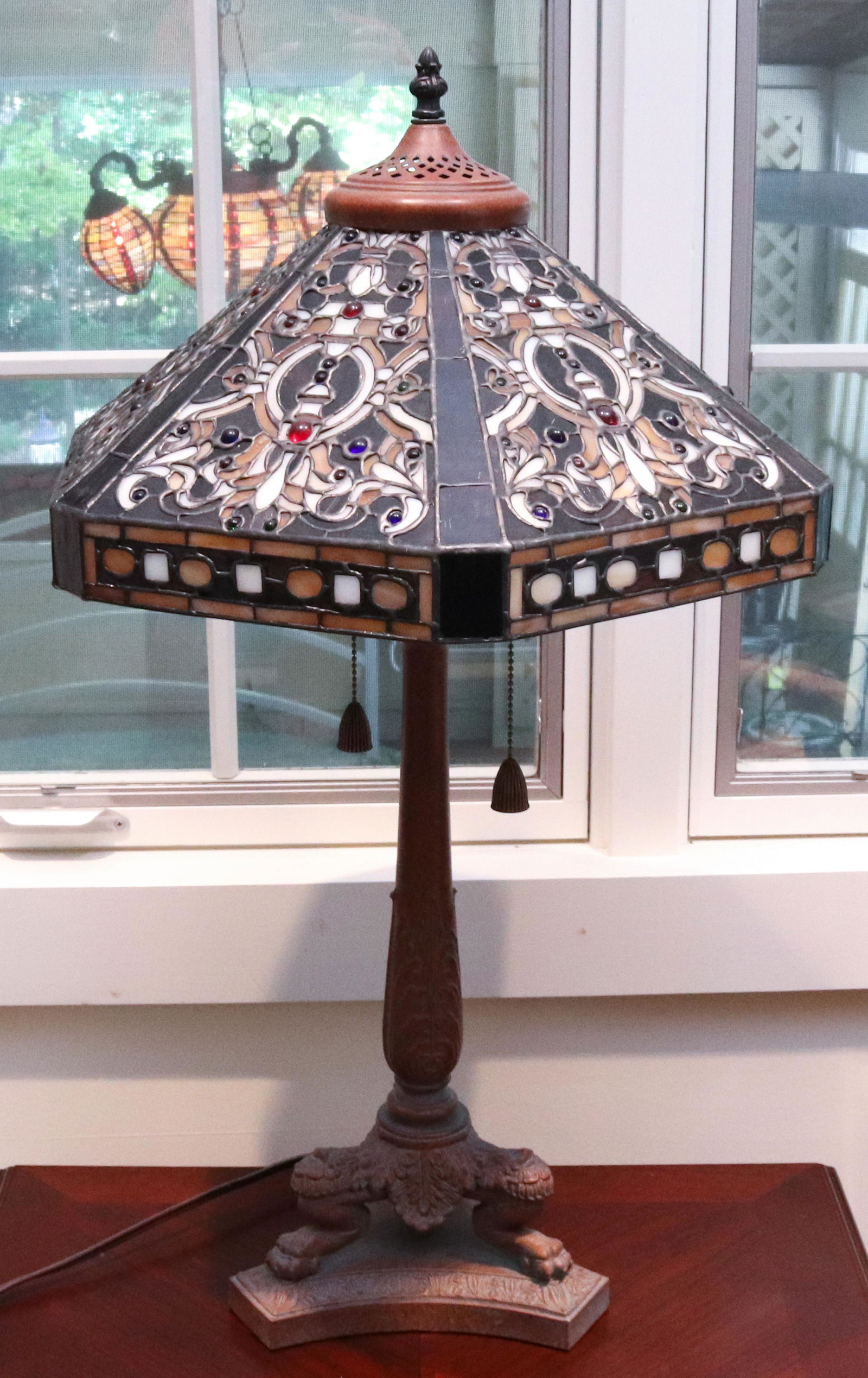 STAINED GLASS TABLE LAMP (1 of 4)