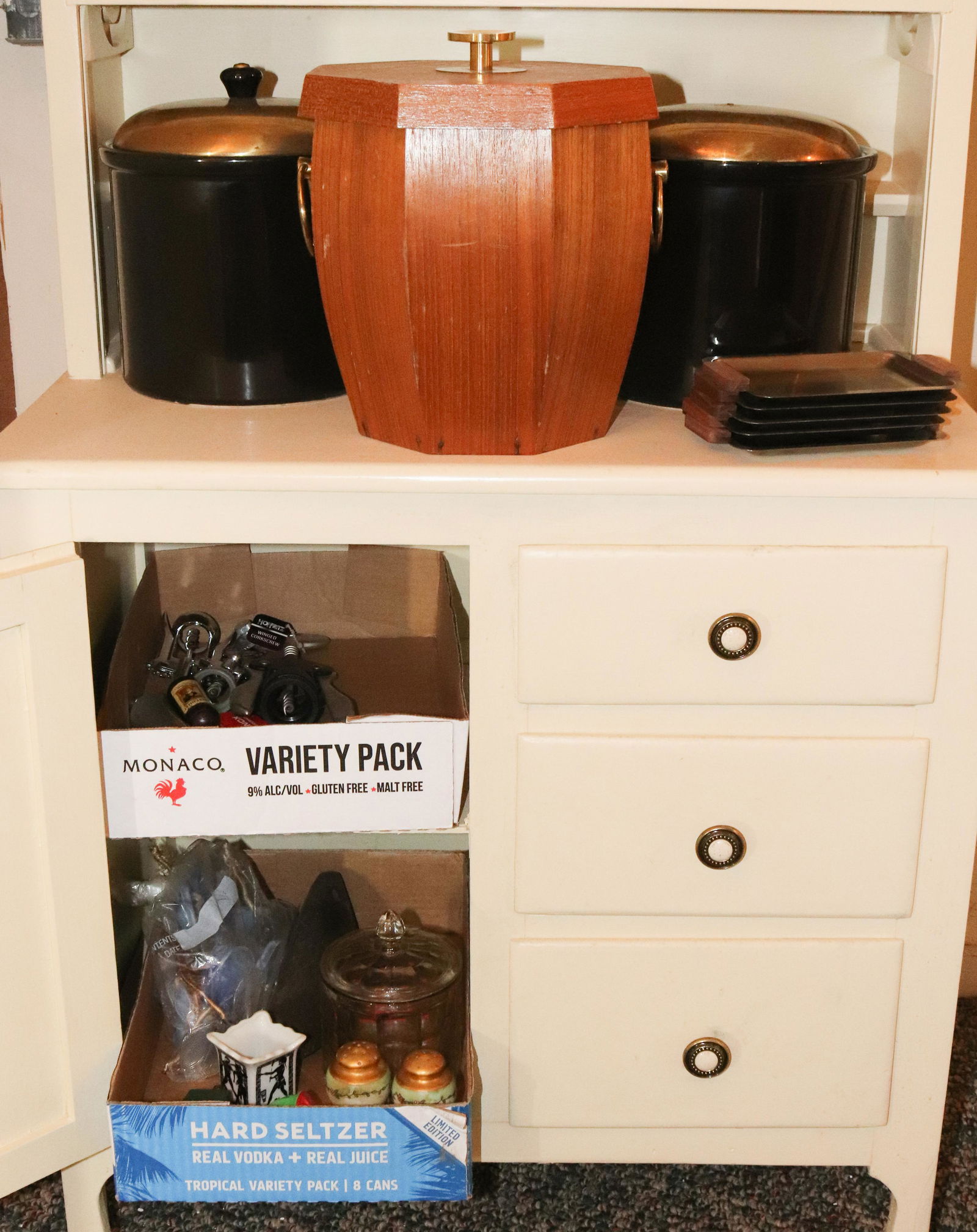 LOT OF CORKSCREWS, ICE BUCKET, TRAYS AND MORE (1 of 5)