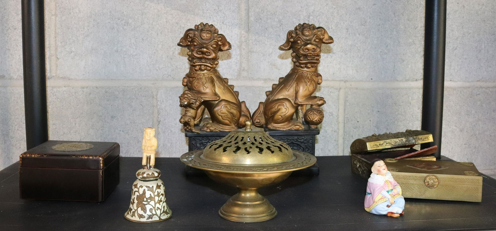 GROUP OF ASIAN ITEMS (1 of 5)