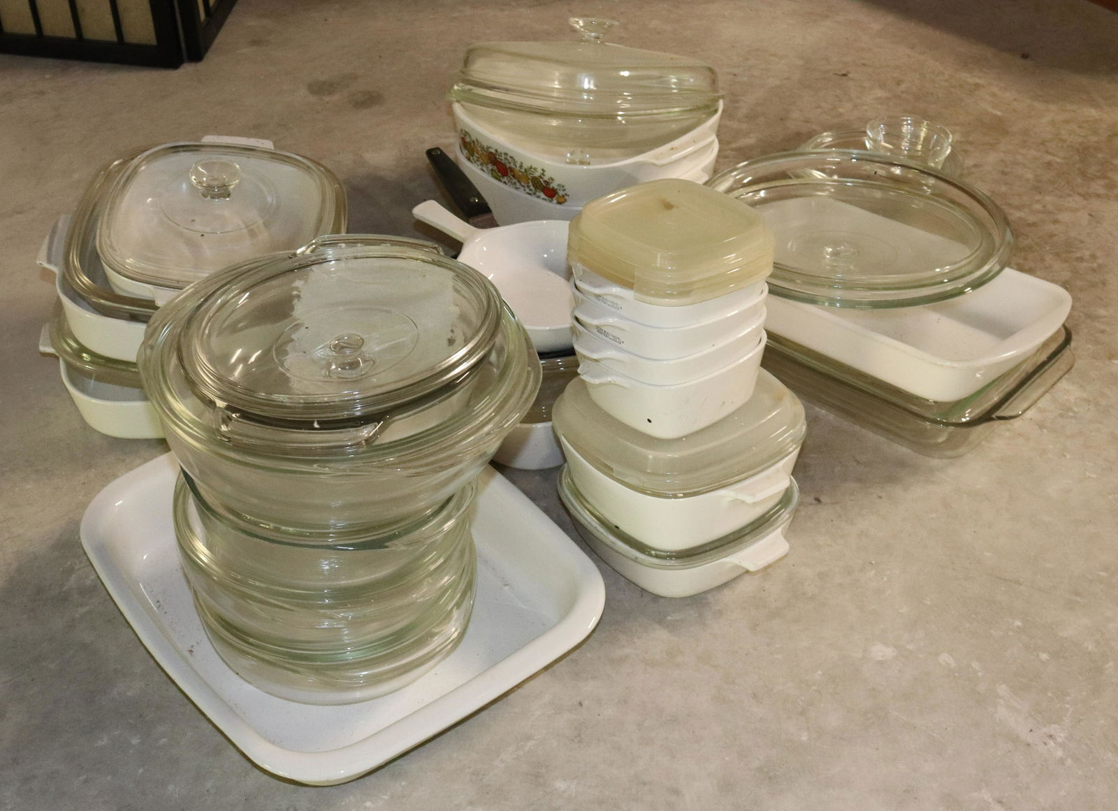 LG. LOT OF COOKWARE (1 of 2)