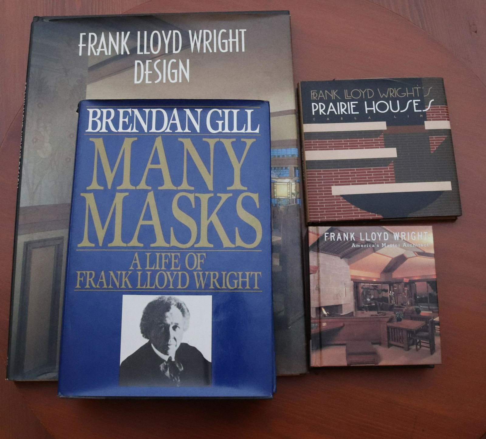 STACK OF BOOKS: FRANK LLOYD WRIGHT TERMS: THIS IS AN ON-SITE ONLINE ONLY AUCTION. THE SALE ADDRESS IS 718 STOKES MILL RD. EAST STROUDSBURG, PA 18302. THIS IS THE ESTATE OF CANDACE BRIGGS. THERE WILL BE 2 PARTS TO THI