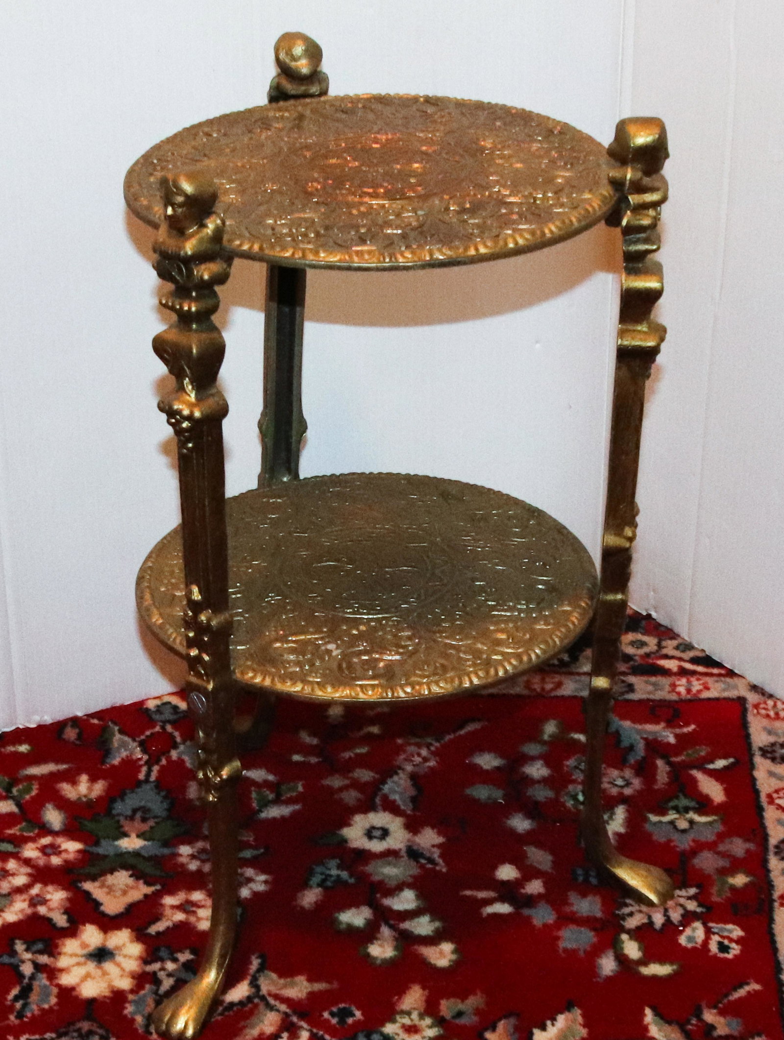 METAL STAND (1 of 2)