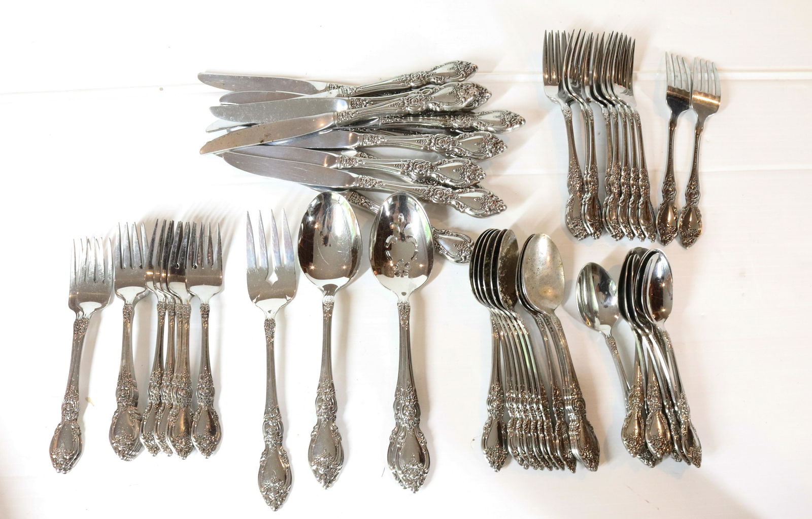 STAINLESS STEEL FLATWARE (1 of 2)