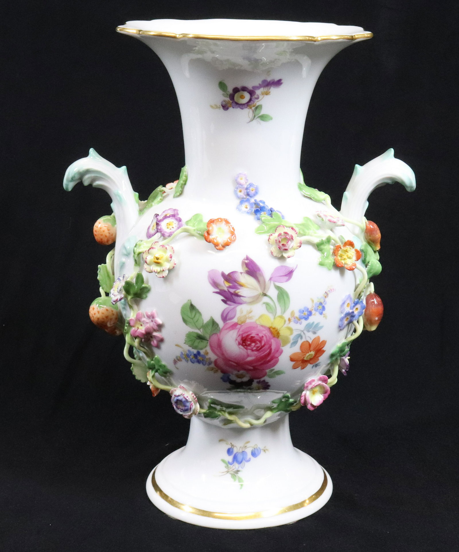 MEISSEN VASE (1 of 5)
