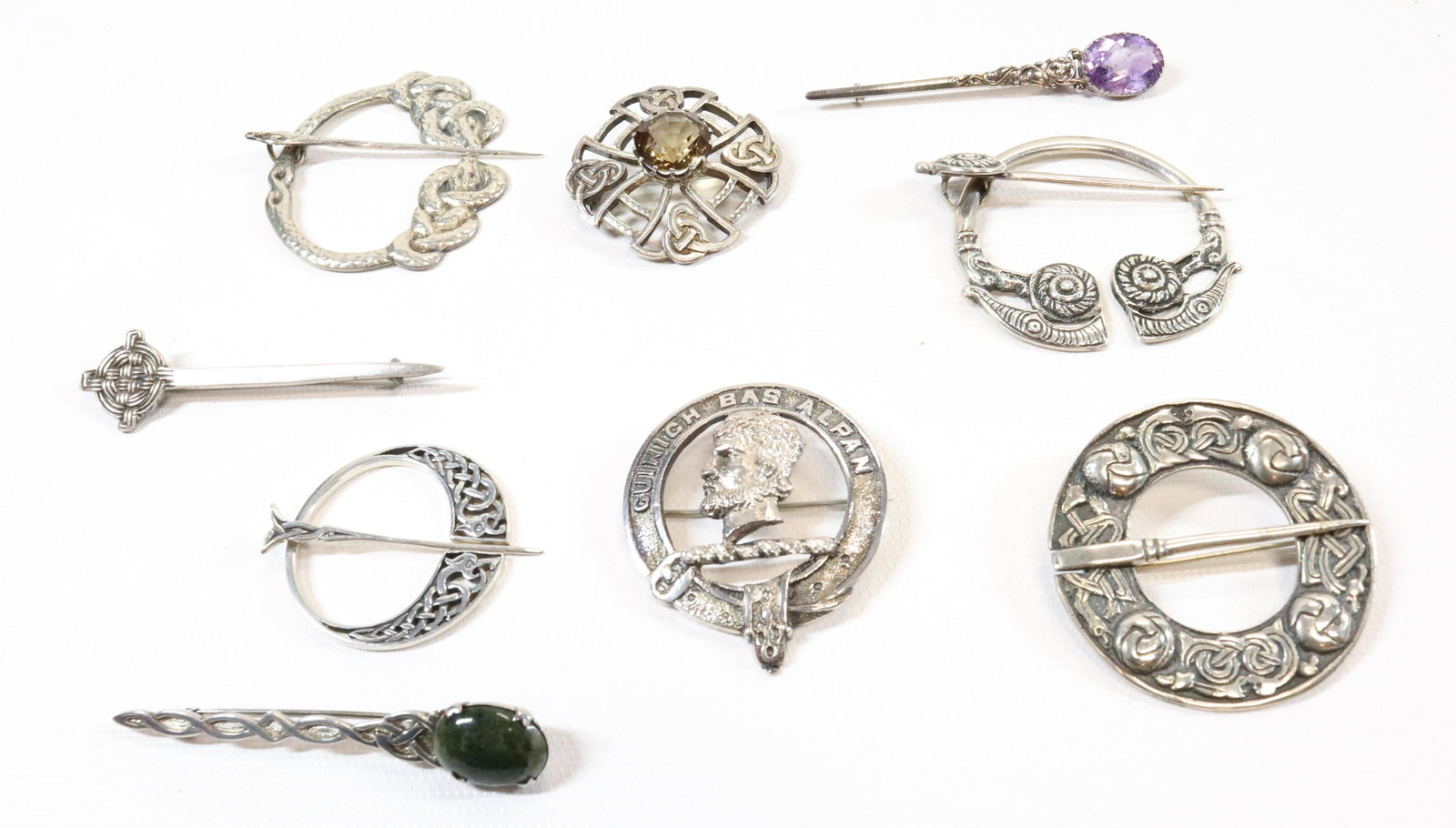 SCOTTISH SILVER BROOCHES (1 of 2)