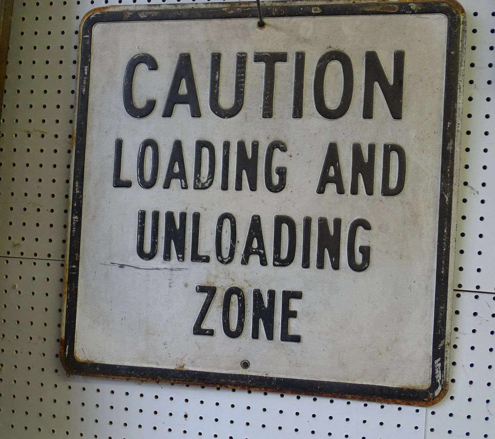 VINTAGE SIGN (1 of 1)