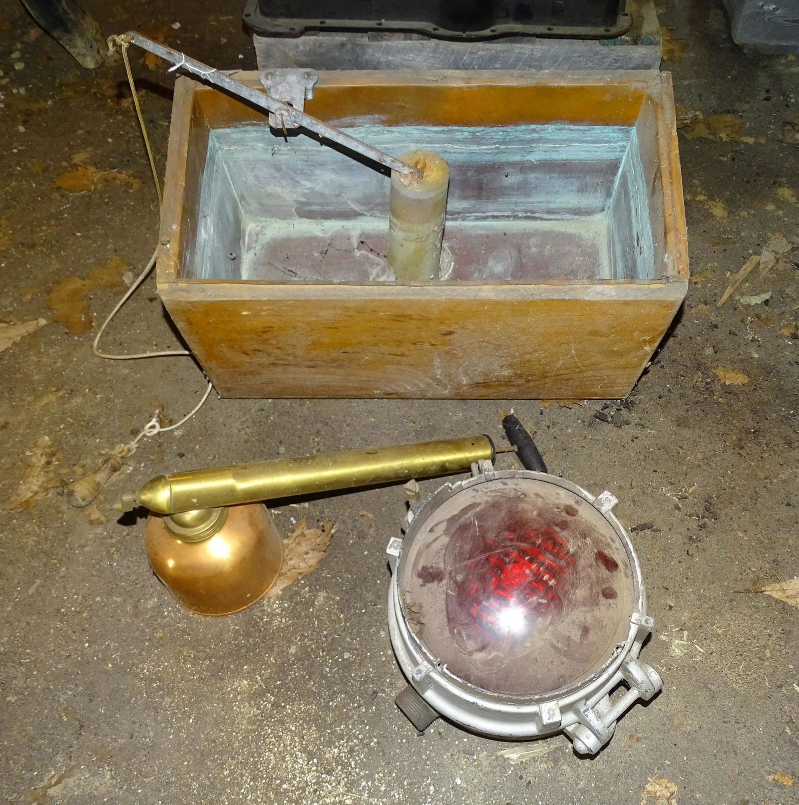 WOODEN CRATE LOT (1 of 1)