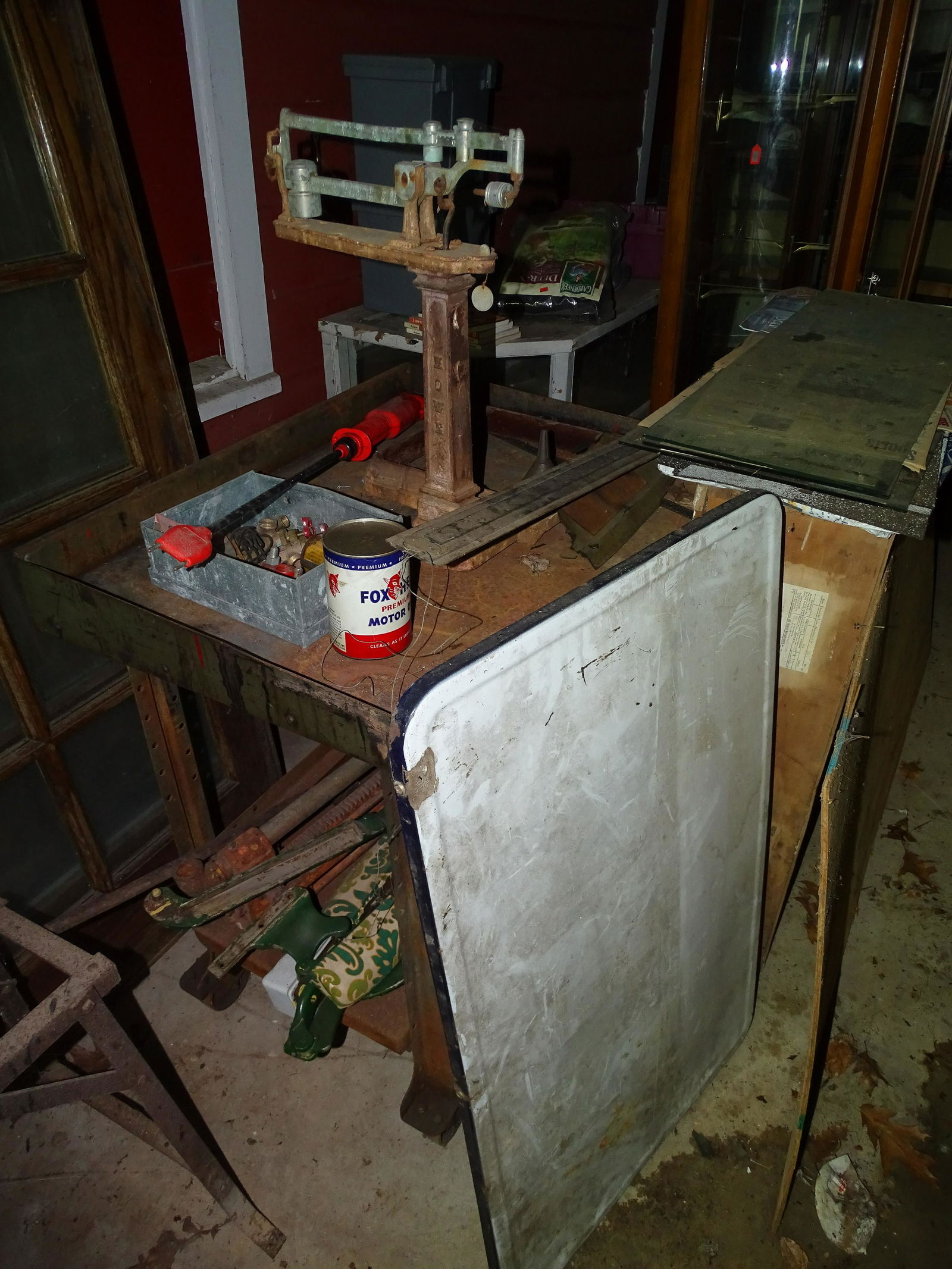 METAL WORK BENCH AND CONTENTS (1 of 2)
