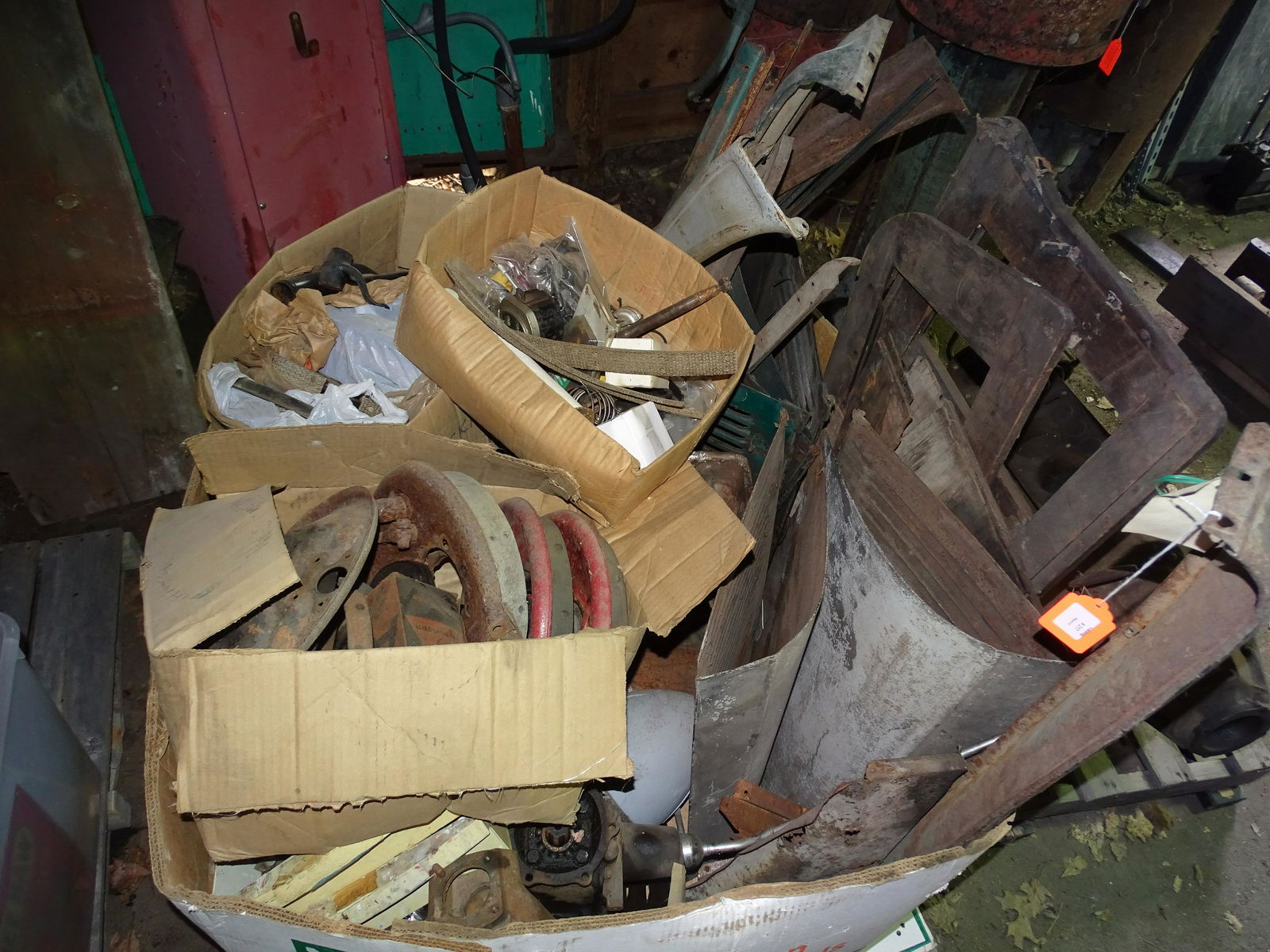 PALLET AND CONTENTS (1 of 6)