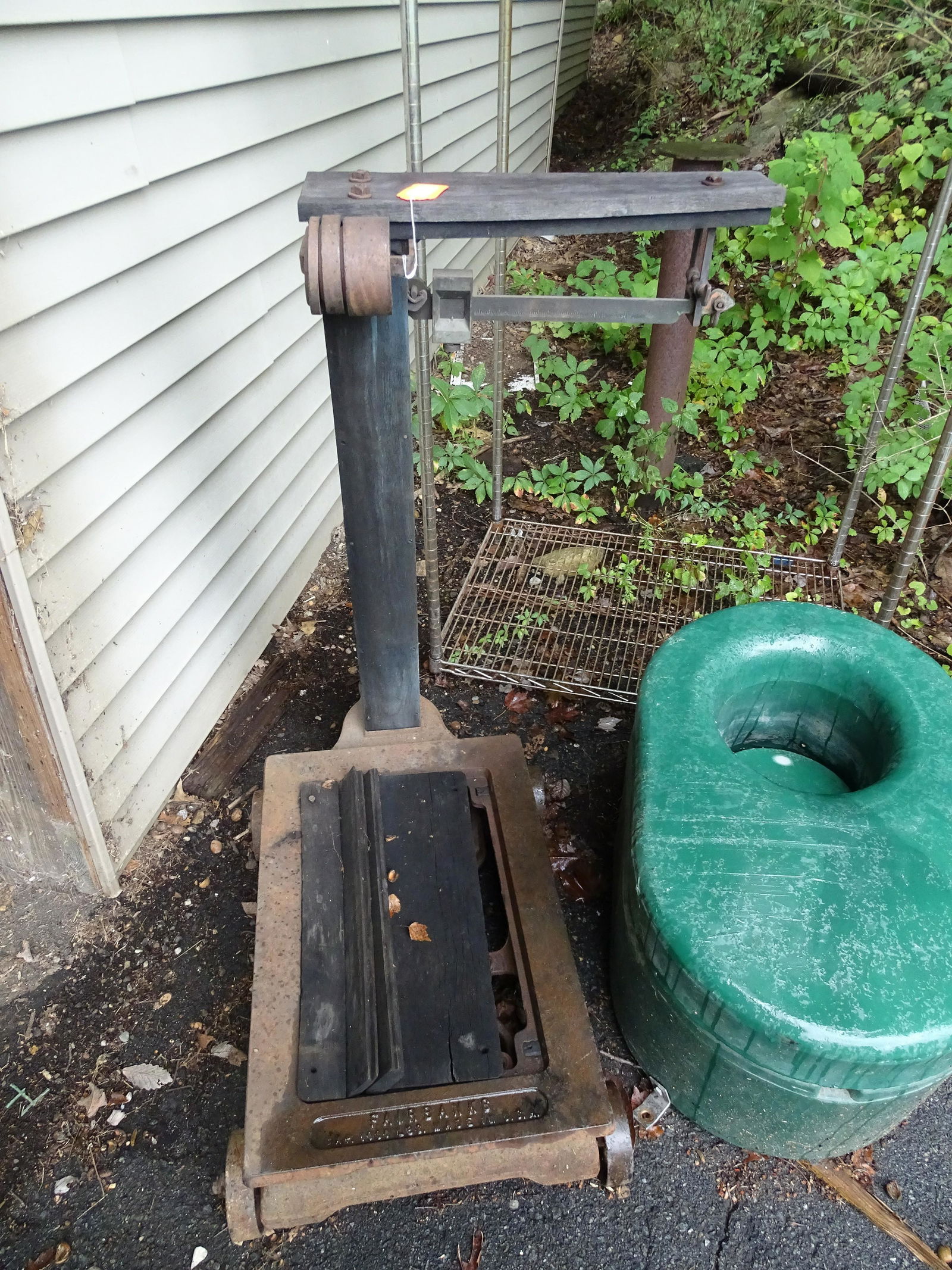 PLATFORM SCALES (1 of 3)