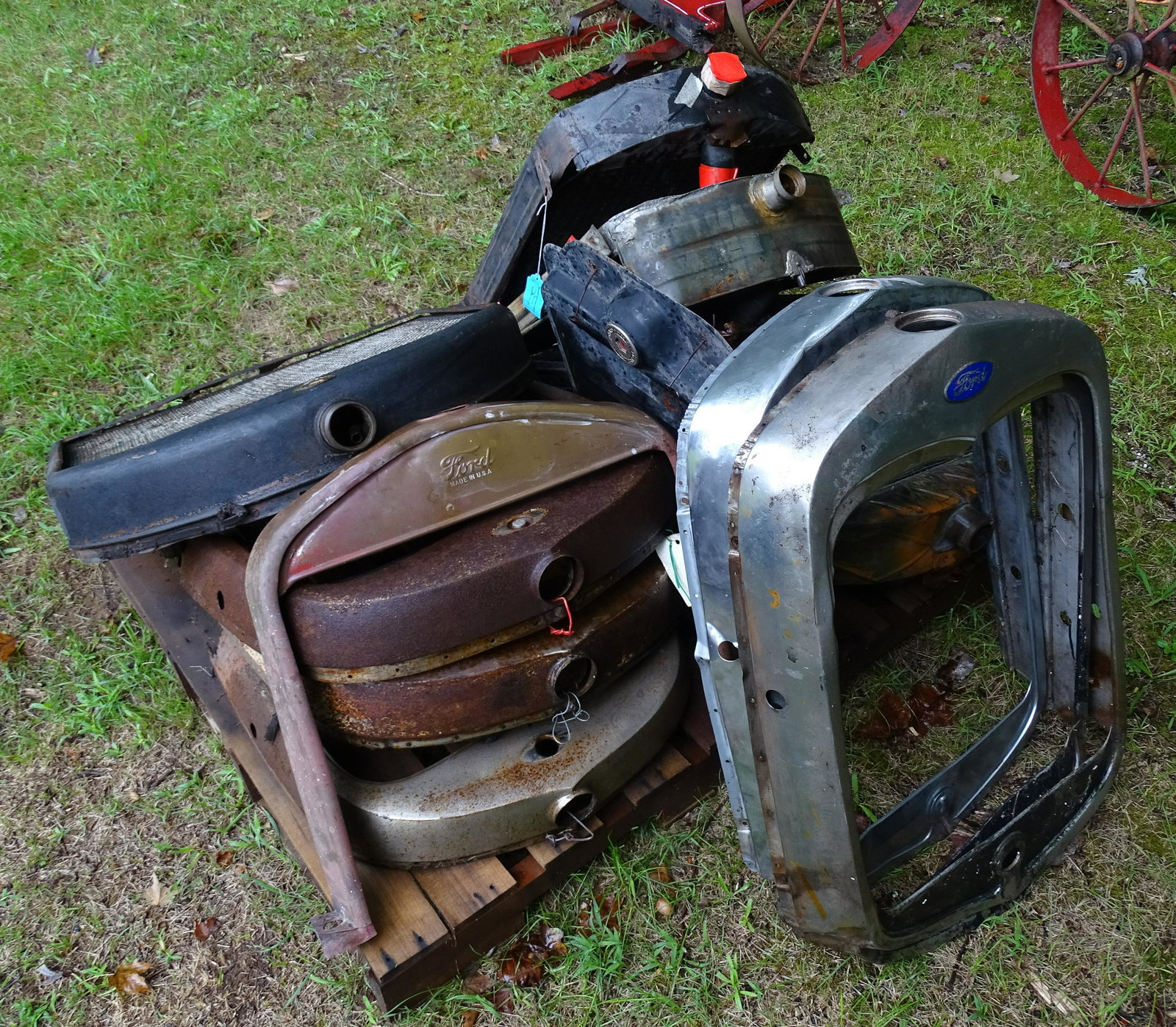 ANTIQUE CAR RADIATOR LOT (1 of 8)