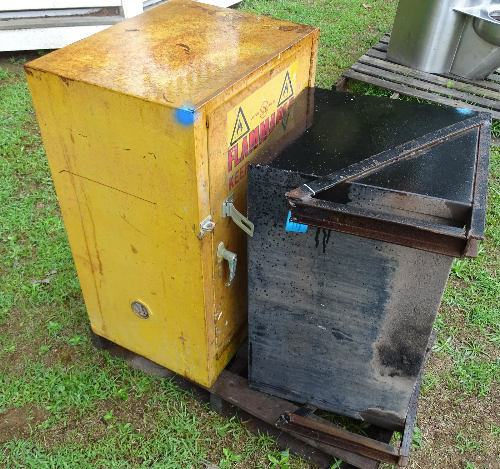 PALLET AND CONTENTS (1 of 2)